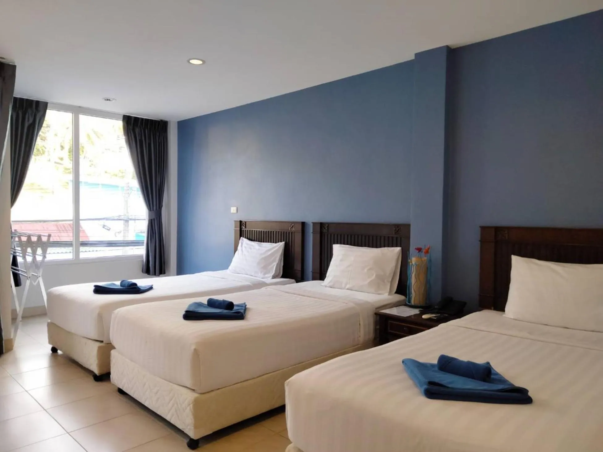 Photo of the whole room, Bed in Karon Living Room - SHA Plus