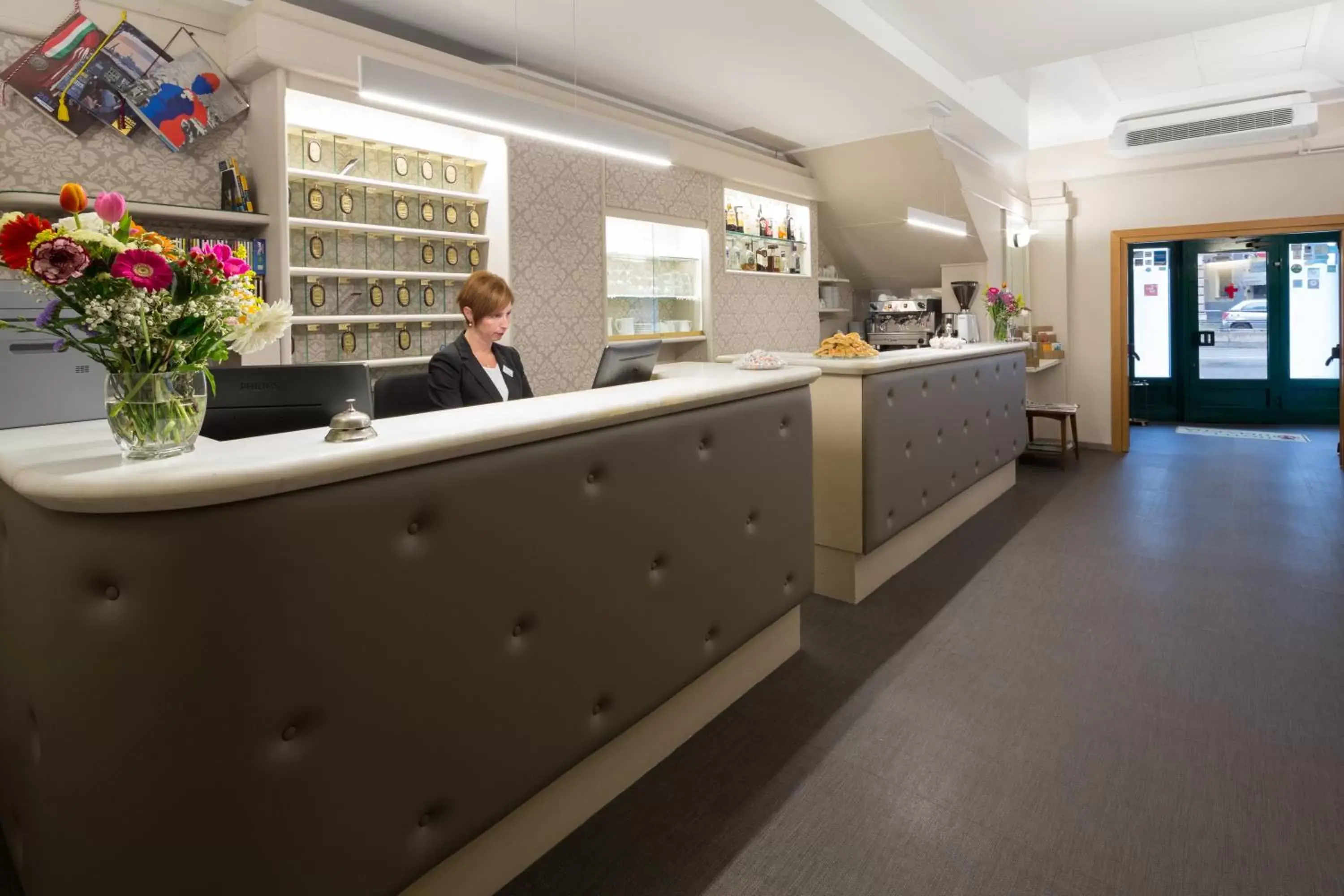 Lobby or reception in Hotel Helvetia Lobby or reception in Hotel Helvetia