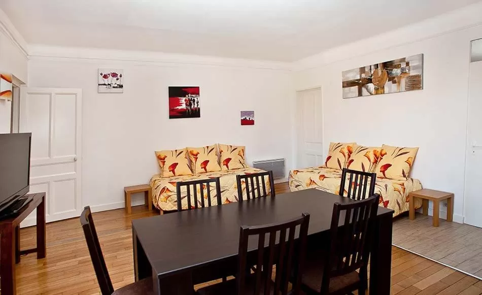 Restaurant/Places to Eat in ApartHotel François 1er - 16ème