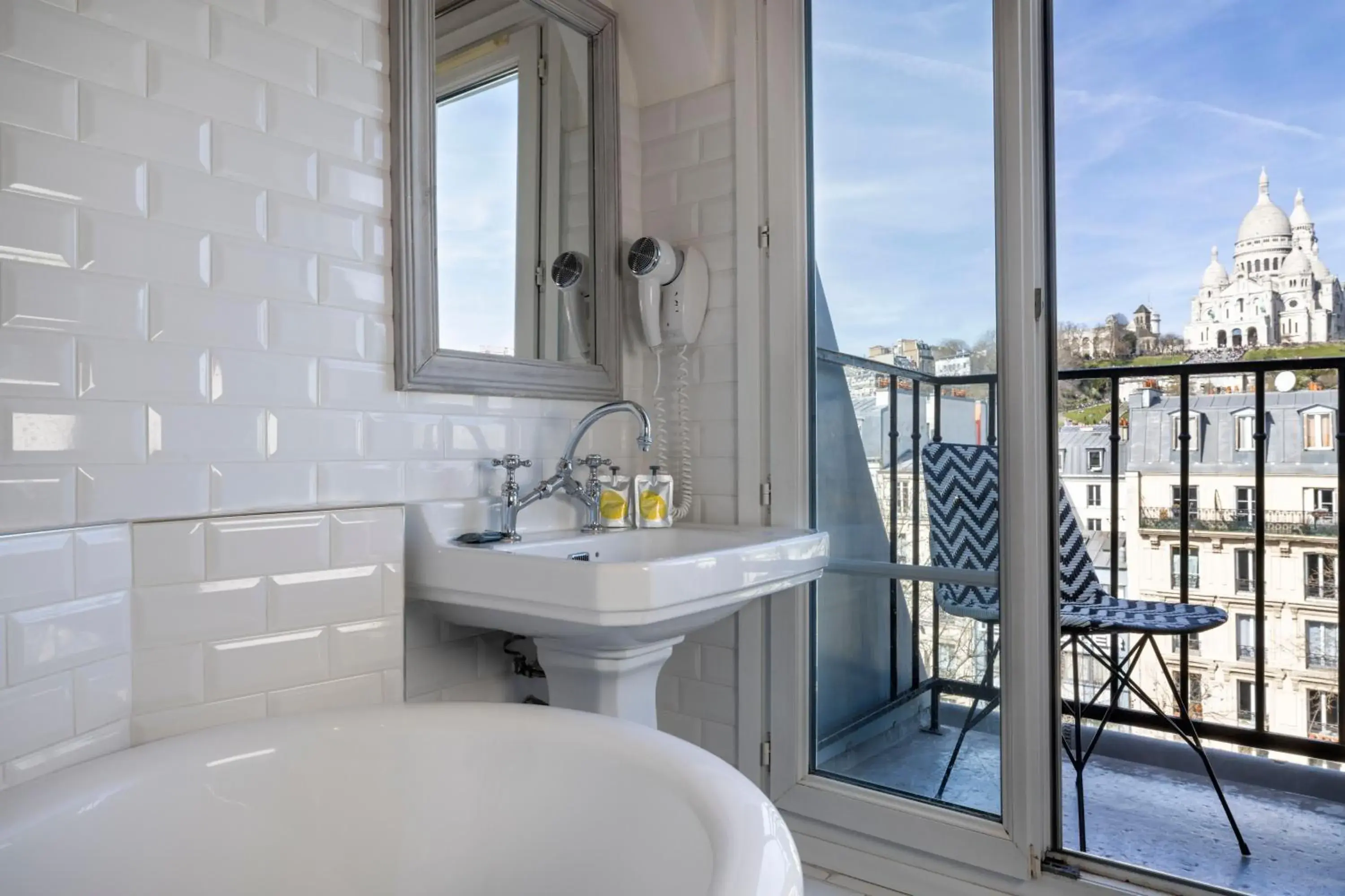 Superior Double Room with Balcony and Sacré-Cœur Basilica View in Le Regent Montmartre by Hiphophostels Superior Double Room with Balcony and Sacré-Cœur Basilica View in Le Regent Montmartre by Hiphophostels