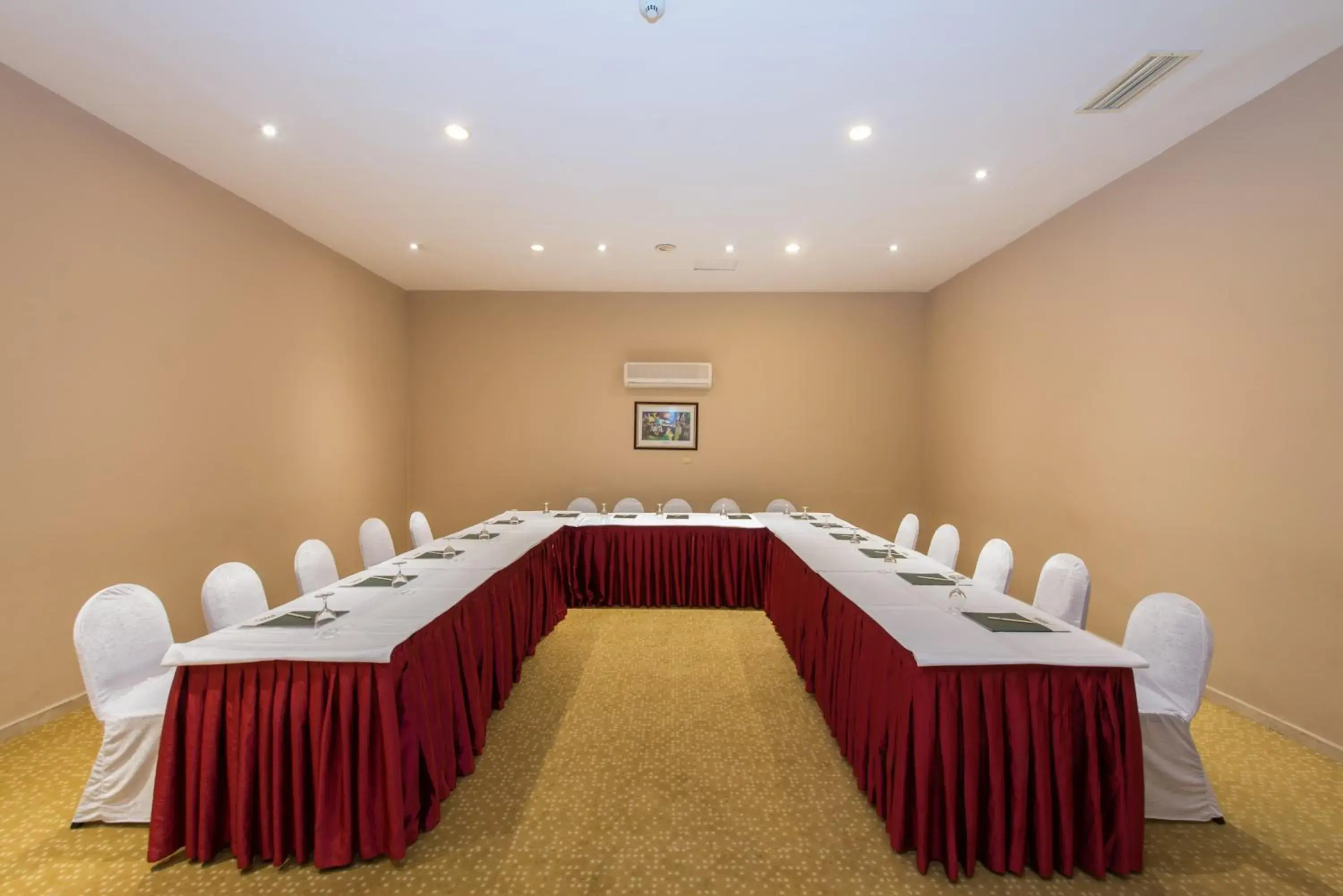 Banquet/Function facilities, Business Area/Conference Room in Adonis Hotel