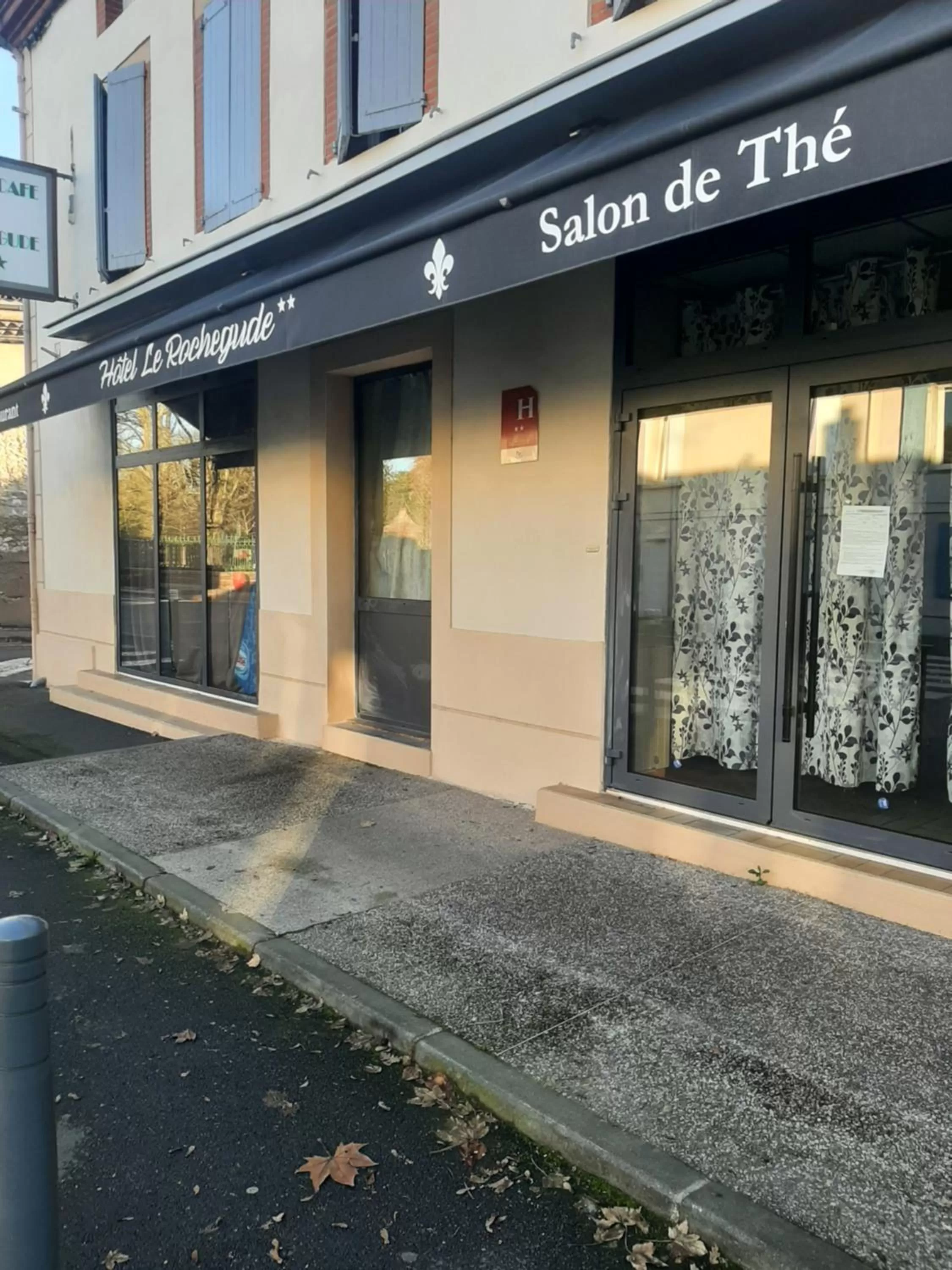 Property building in Hotel Le Rochegude