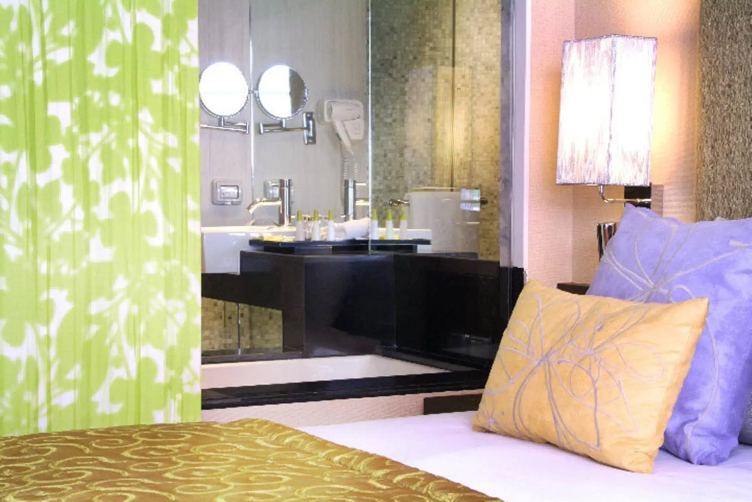 Bed, Bathroom in Citichic Sukhumvit 13 by Compass Hospitality