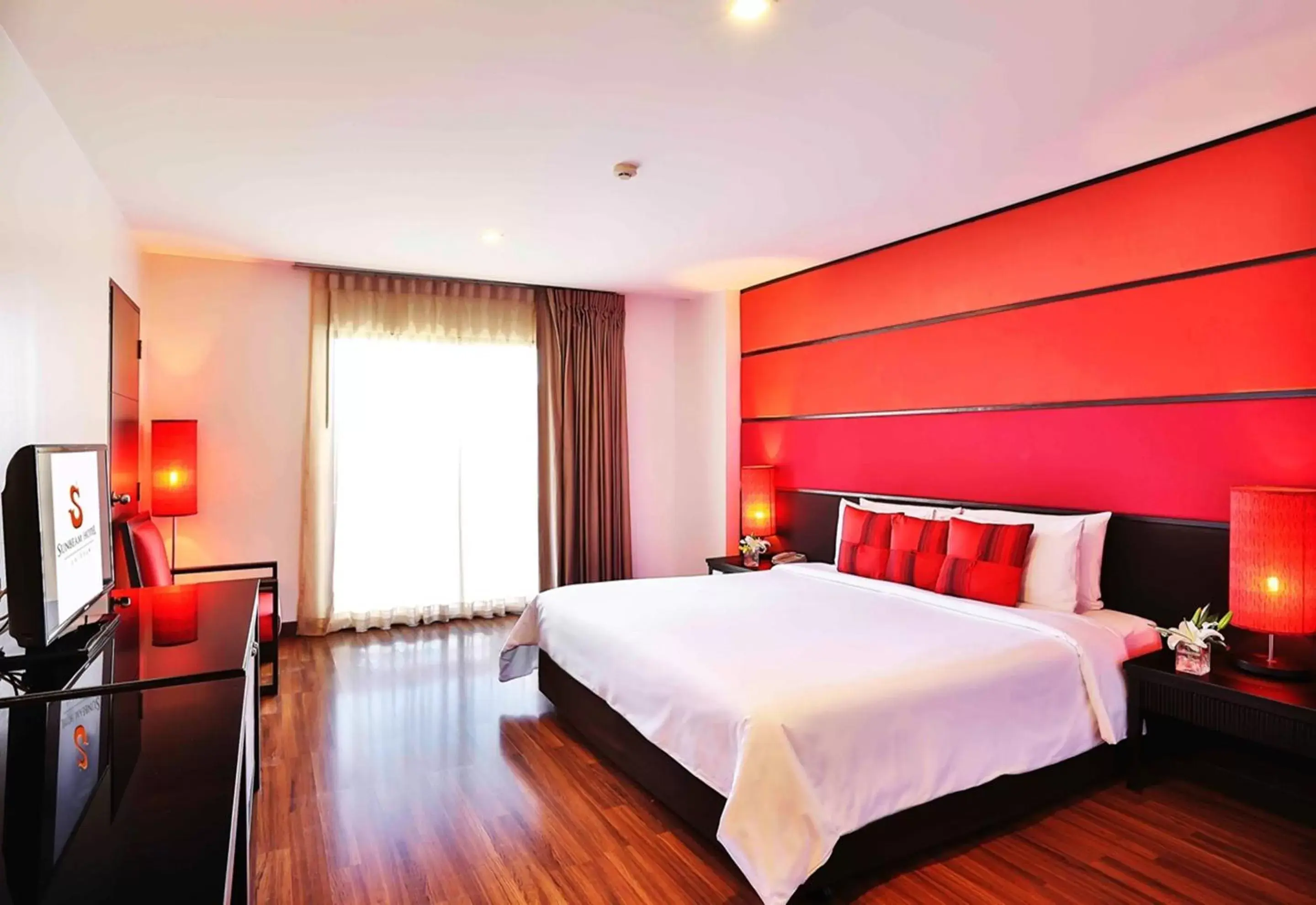 Bed in Sunbeam Hotel Pattaya - SHA Extra Plus