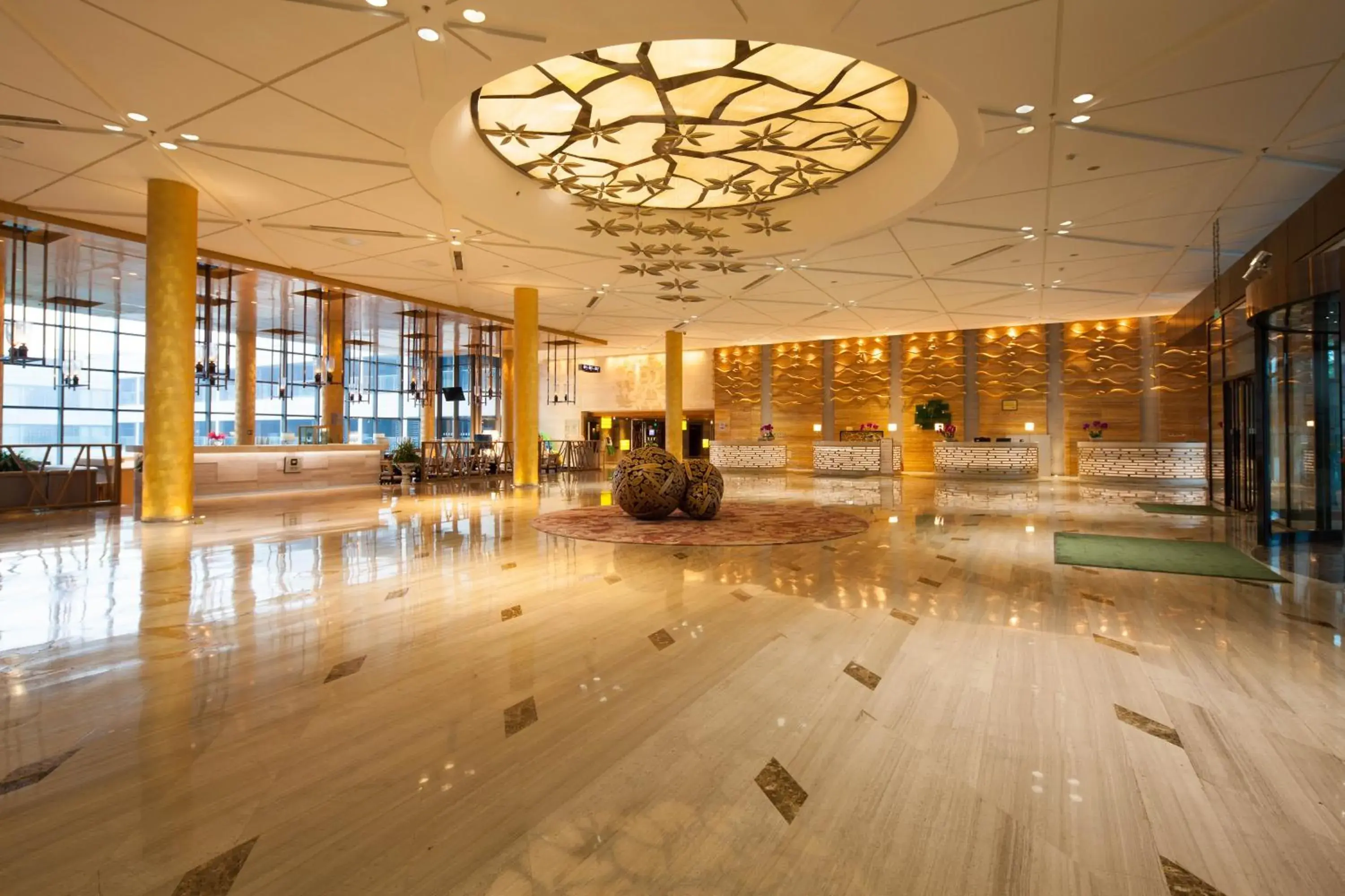 Property building, Lobby/Reception in Holiday Inn Beijing Shijingshan Parkview, an IHG Hotel