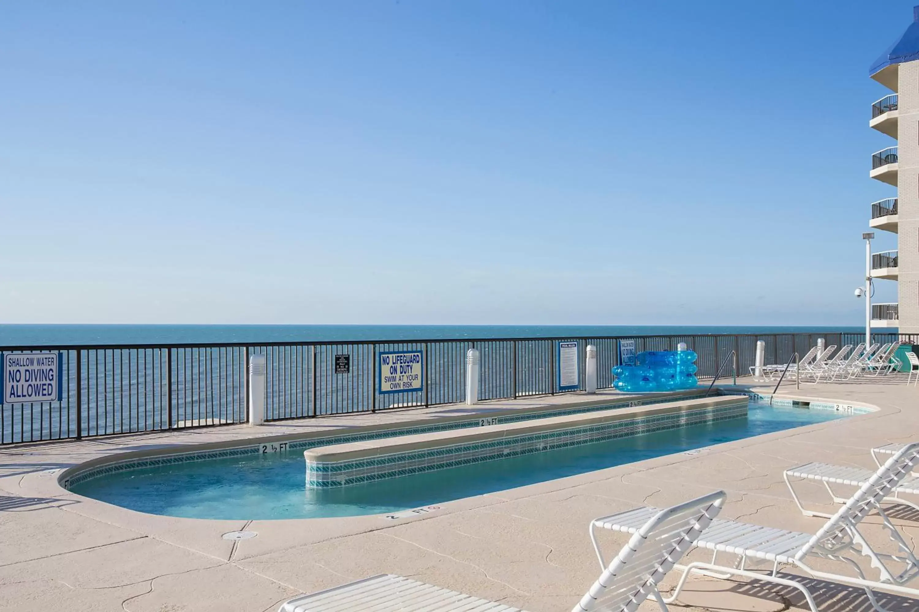 Swimming Pool in Grande Shores Ocean Resorts Condominiums