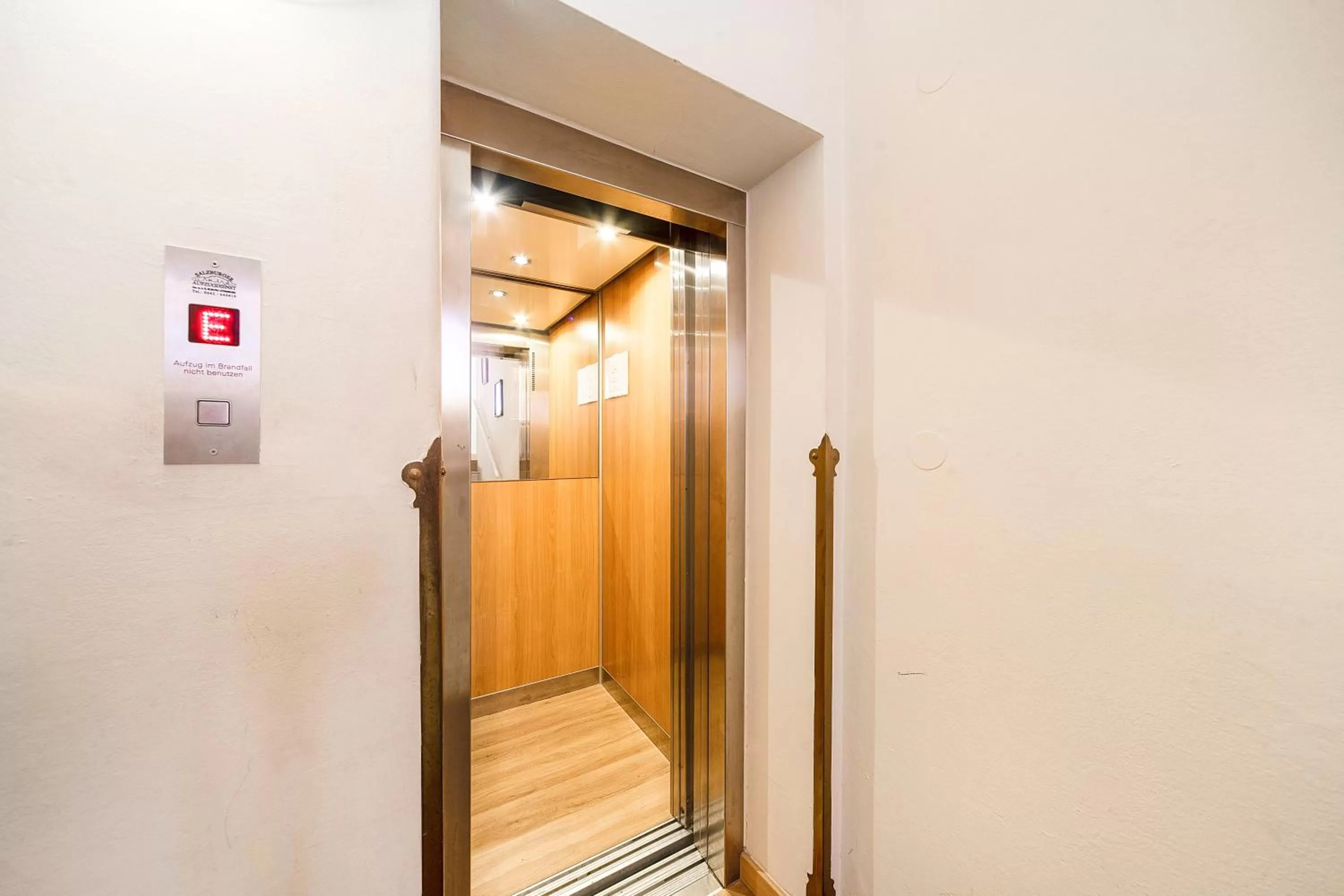 elevator in Hotel Astoria