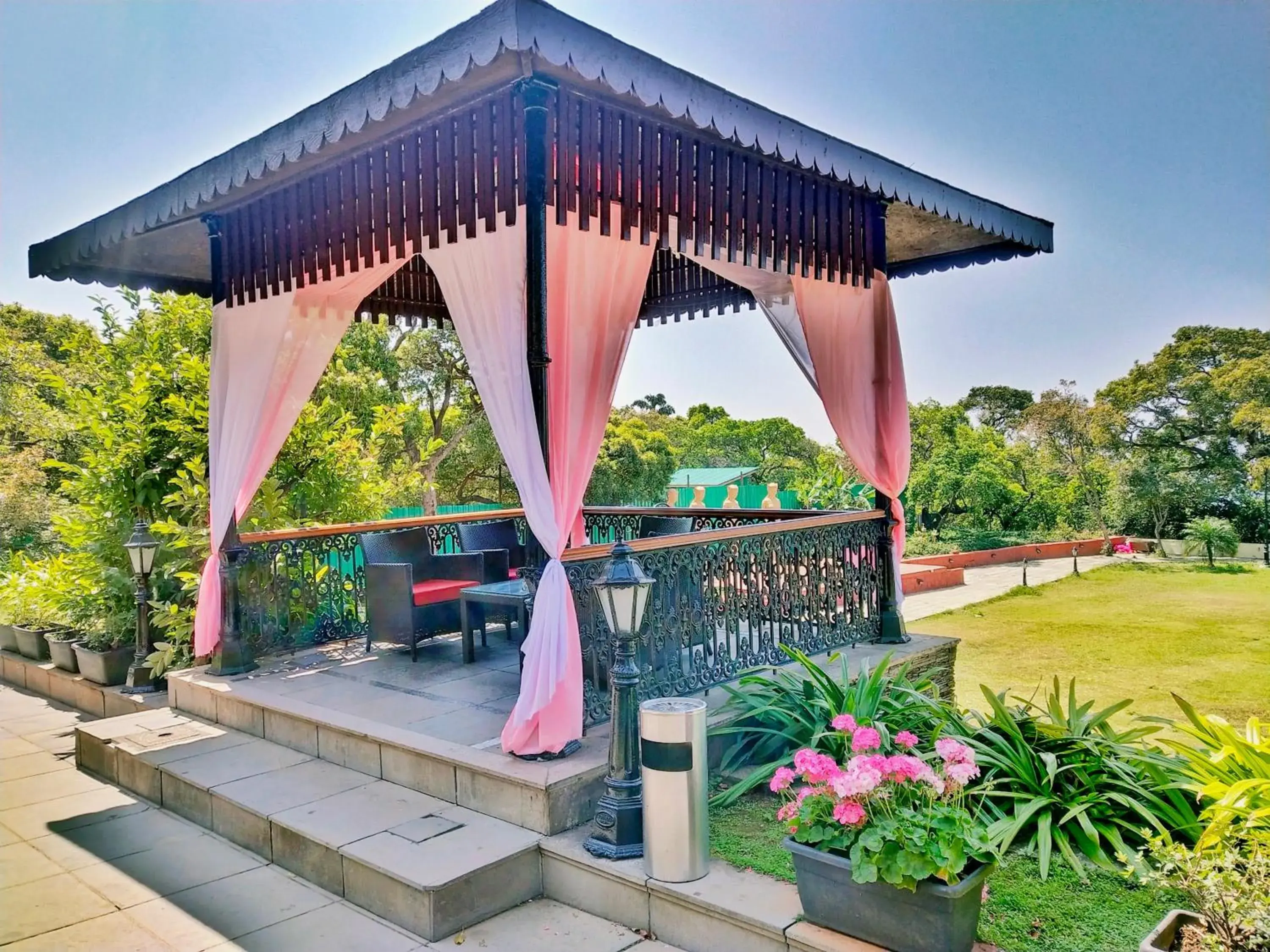 Seating area in Regenta MPG Club Mahabaleshwar