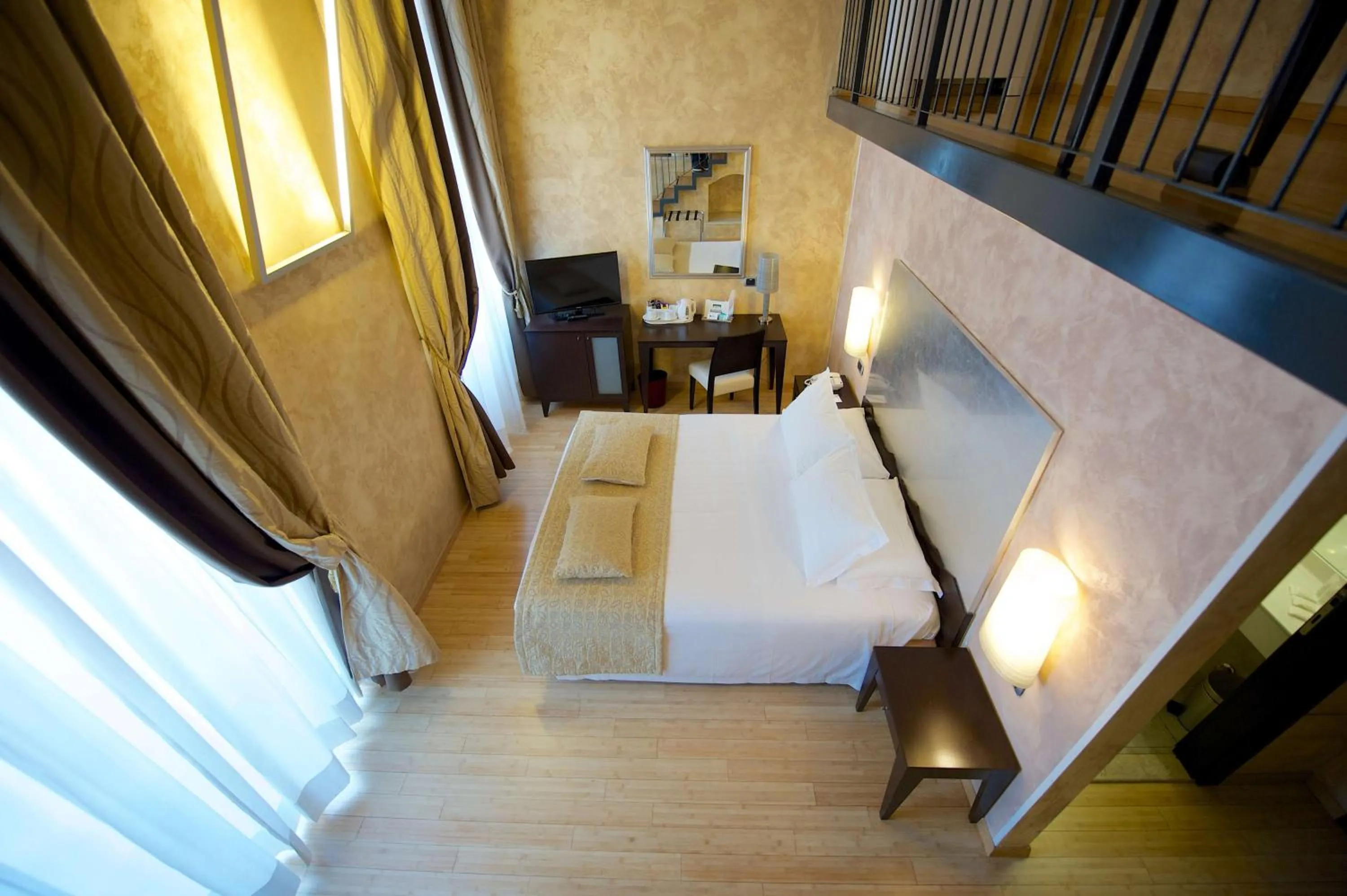 TV and multimedia, Bed in Best Western Crystal Palace Hotel