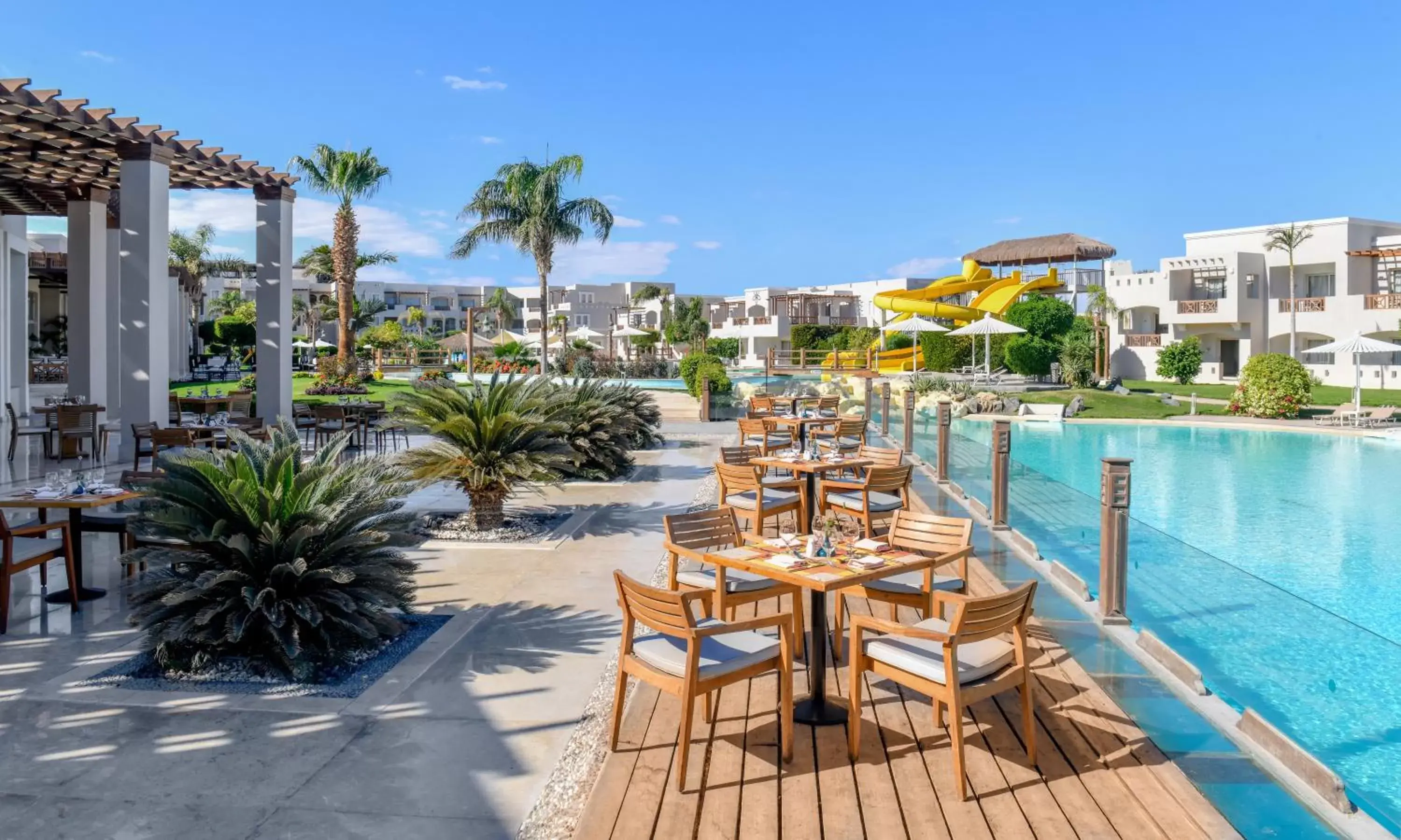 Restaurant/places to eat, Swimming Pool in Sentido Casa Del Mar Resort