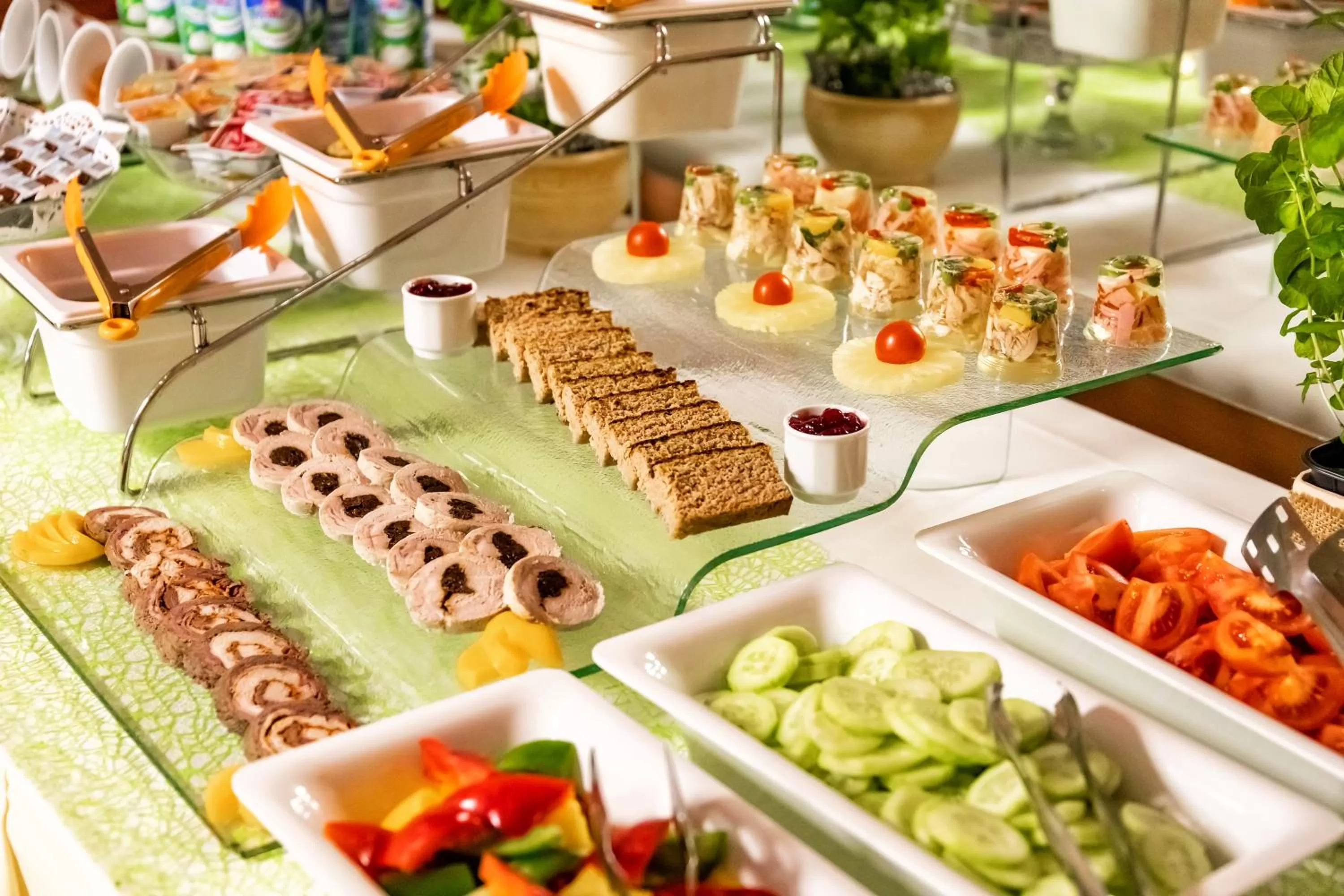 Breakfast in Hotel Gromada Pila