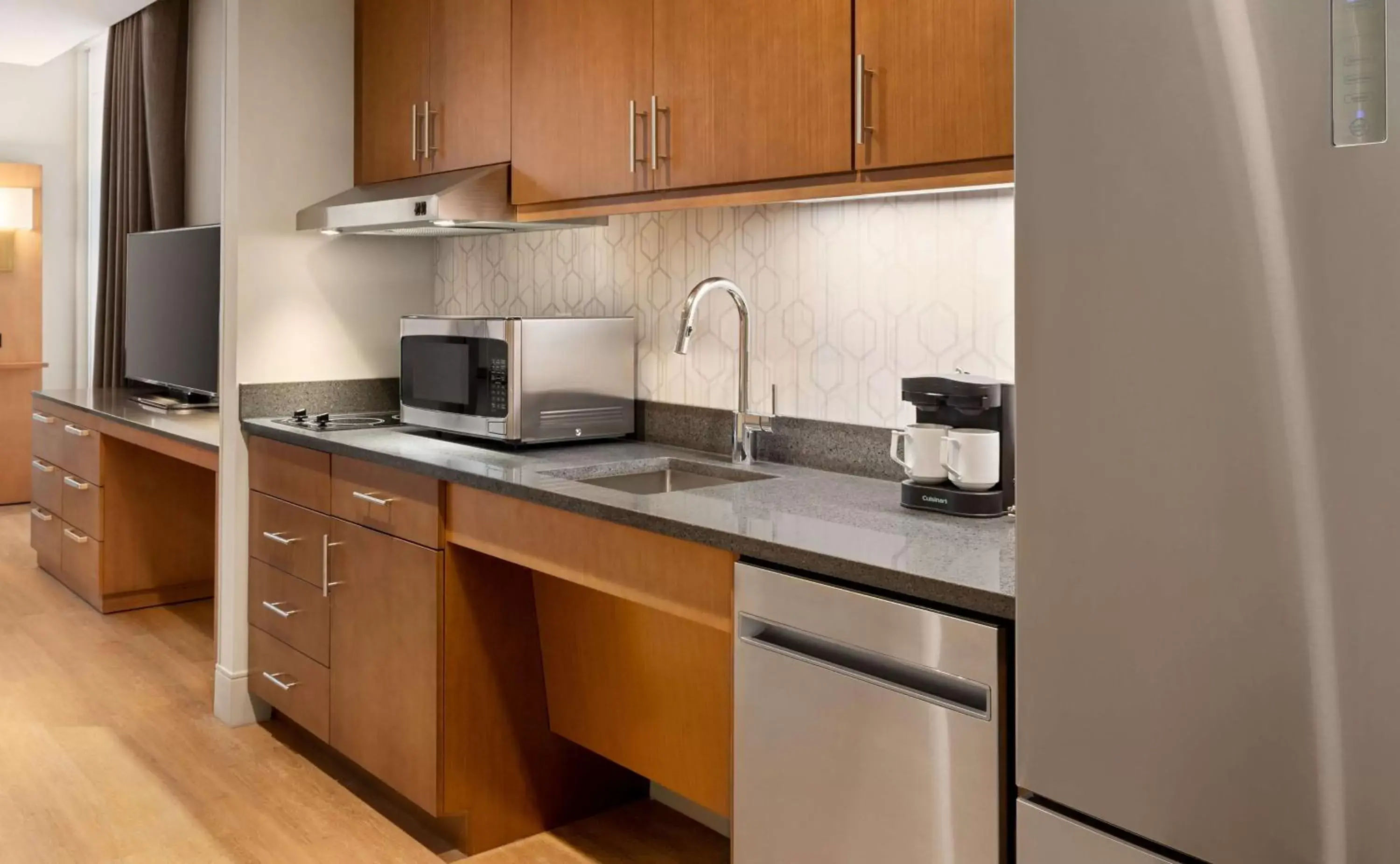 Bedroom, Kitchen/Kitchenette in Homewood Suites By Hilton Wilmington Downtown