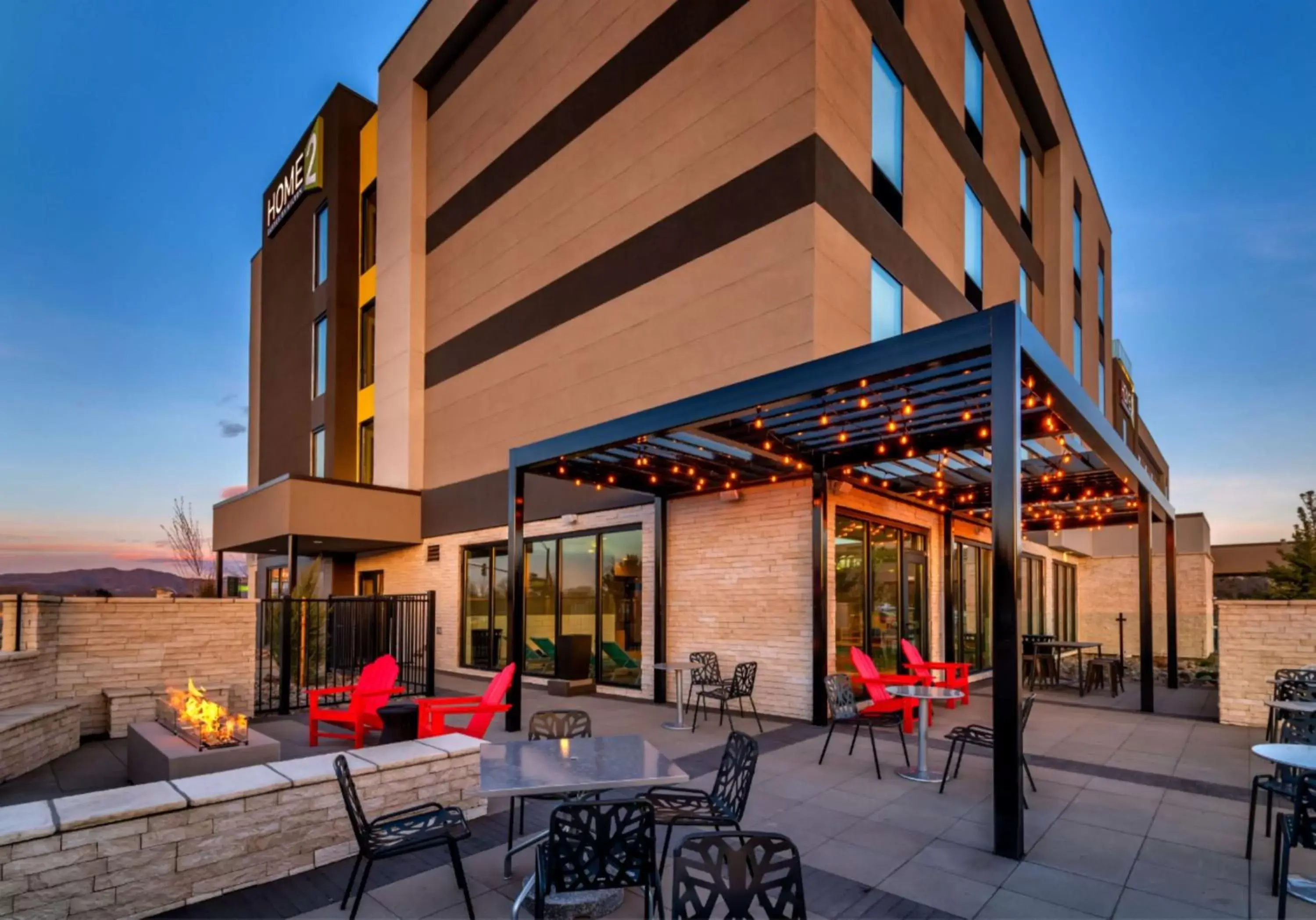 Patio, Property Building in Home2 Suites By Hilton Reno