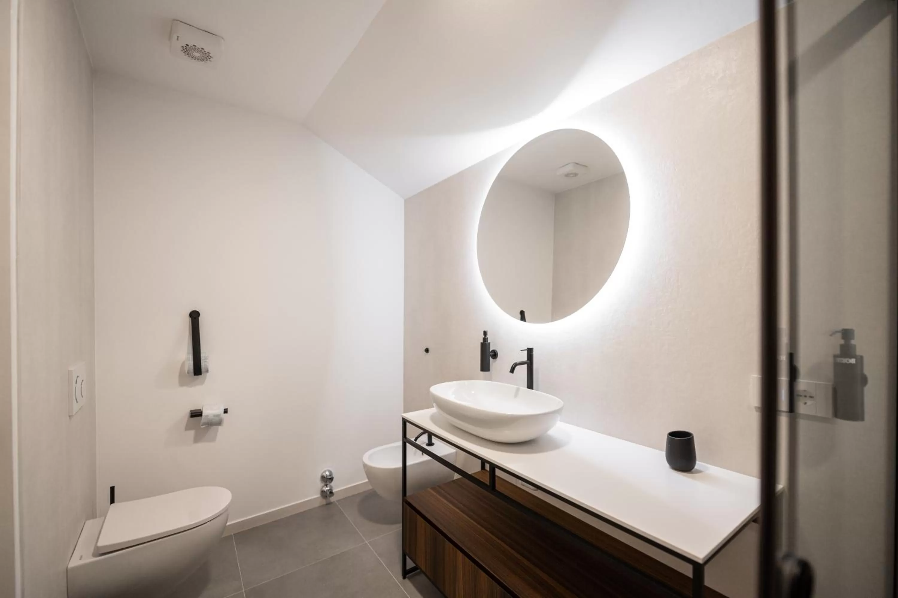 Toilet in Guesthouse diWINE