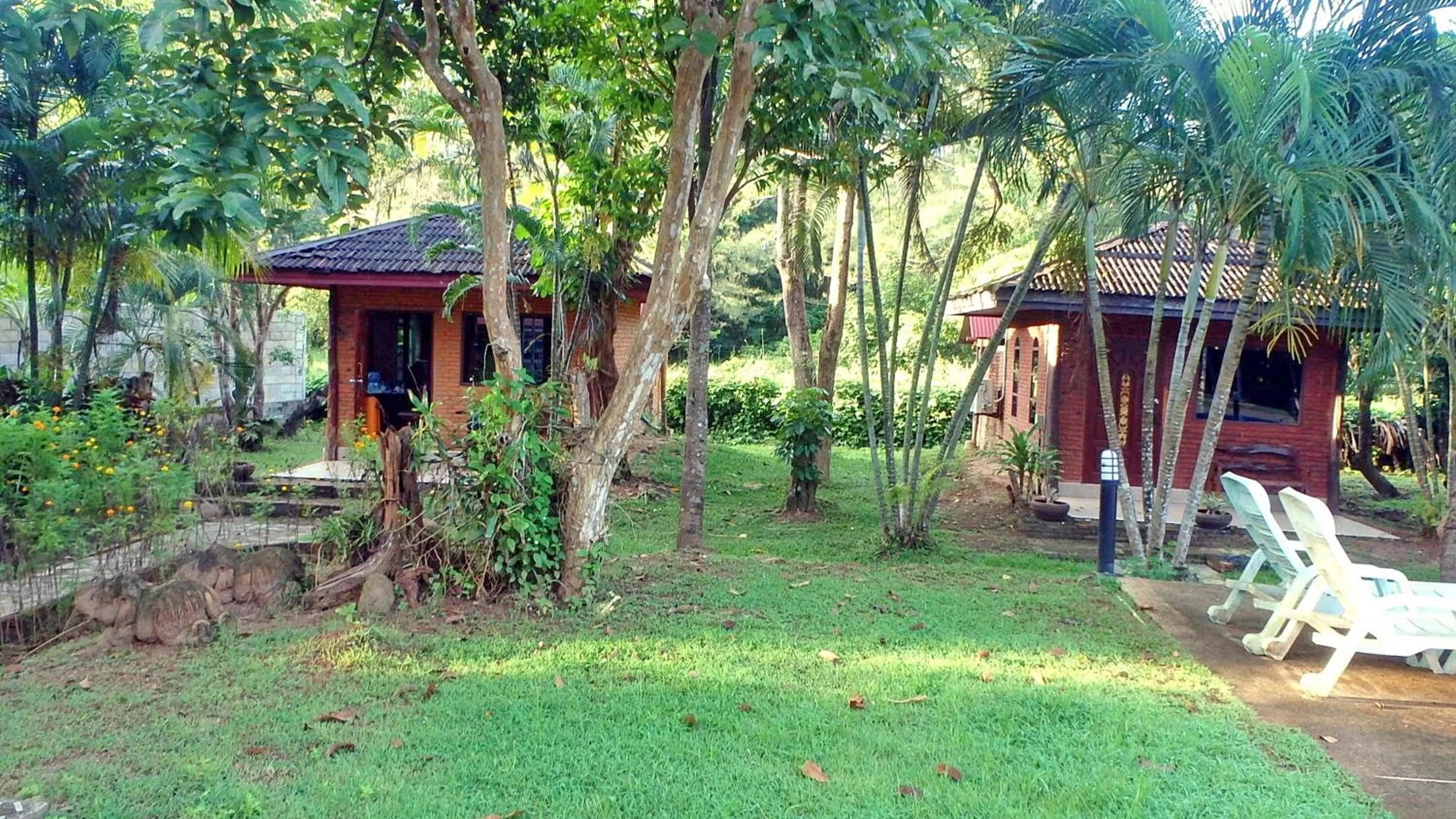 Property building in Doo Dee Boutique Resort by Swiss Chalet