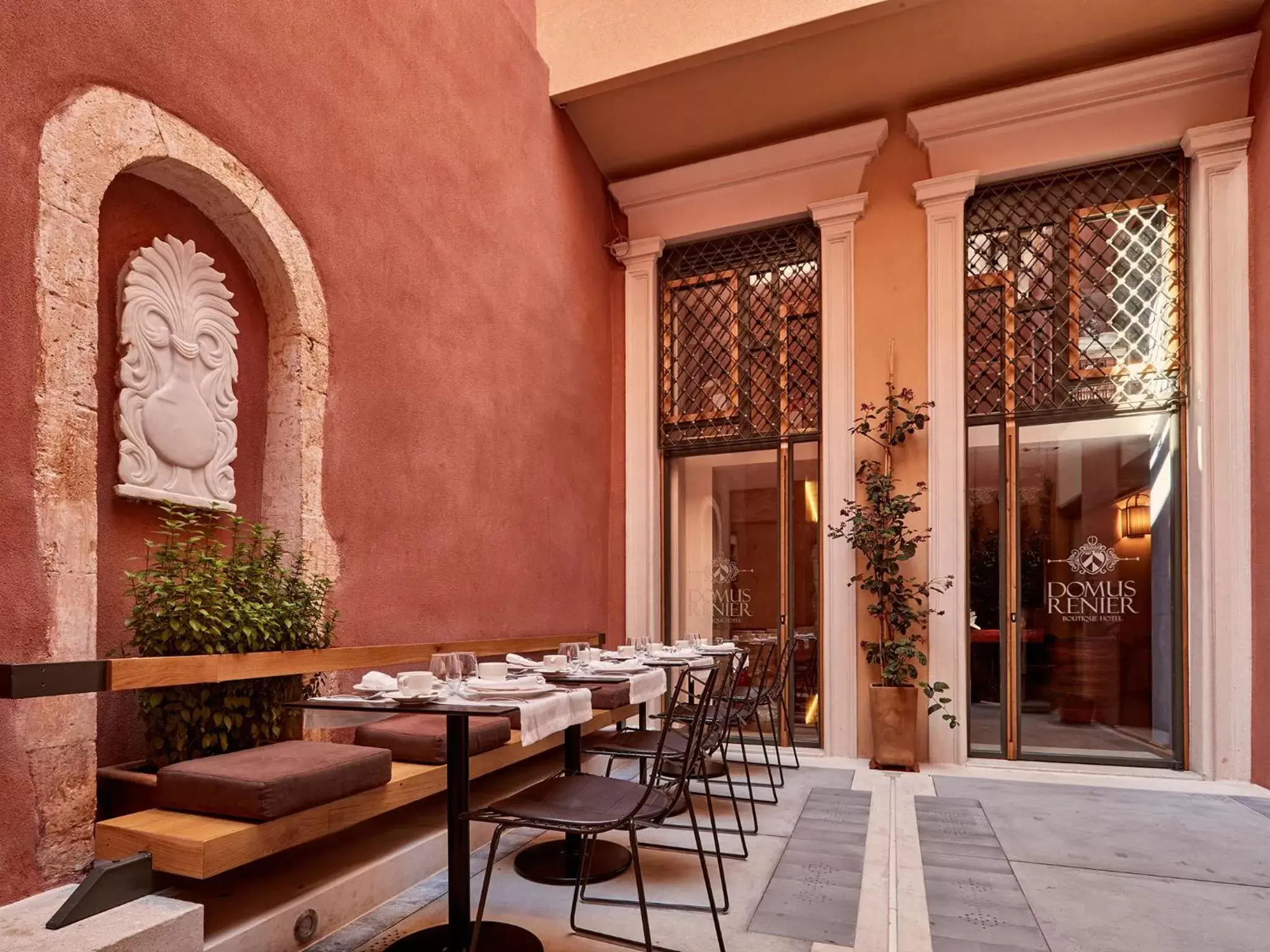 Patio, Restaurant/Places to Eat in Domus Renier Boutique Hotel - Historic Hotels Worldwide