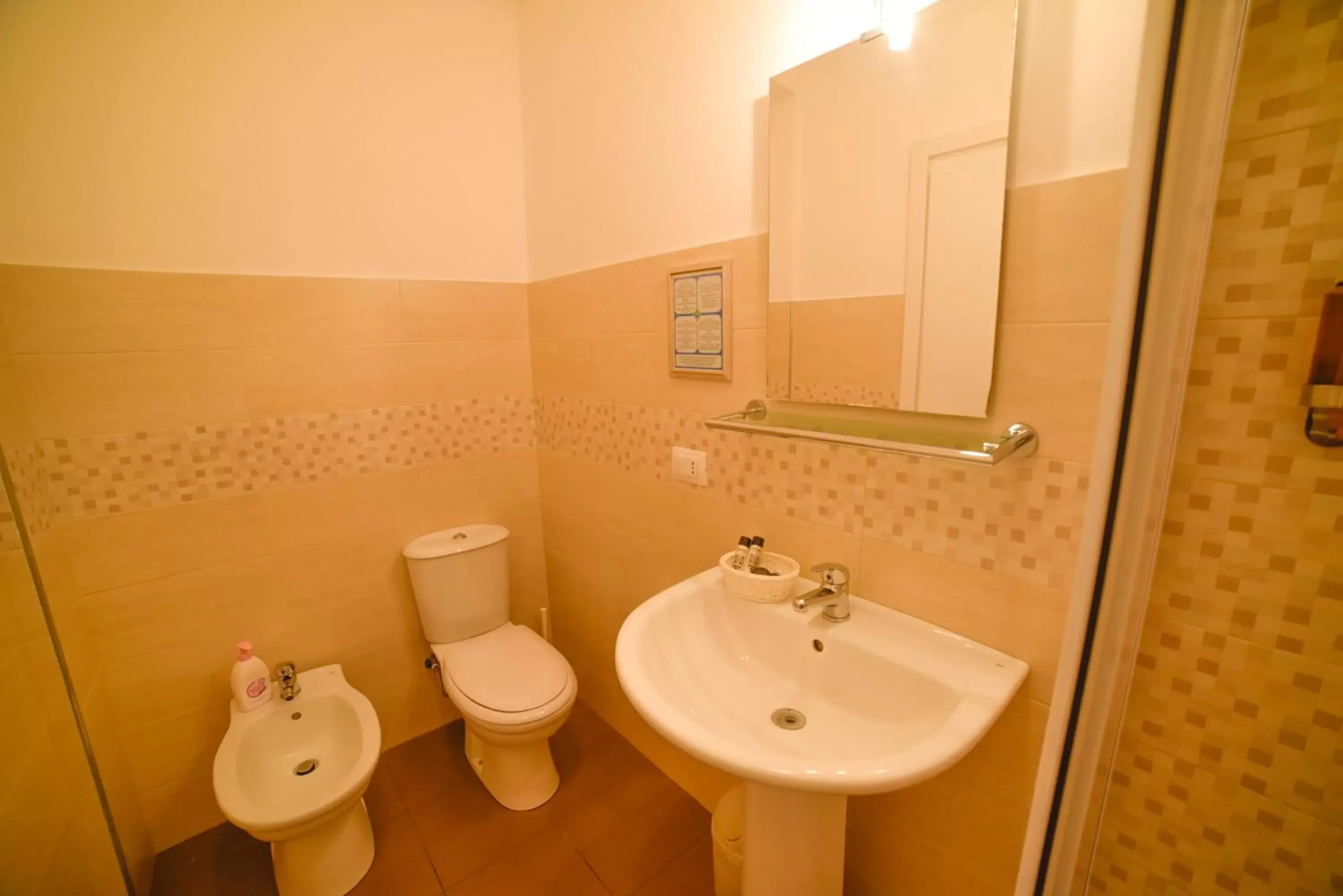 Shower, Bathroom in B&B Siracusa Holidays