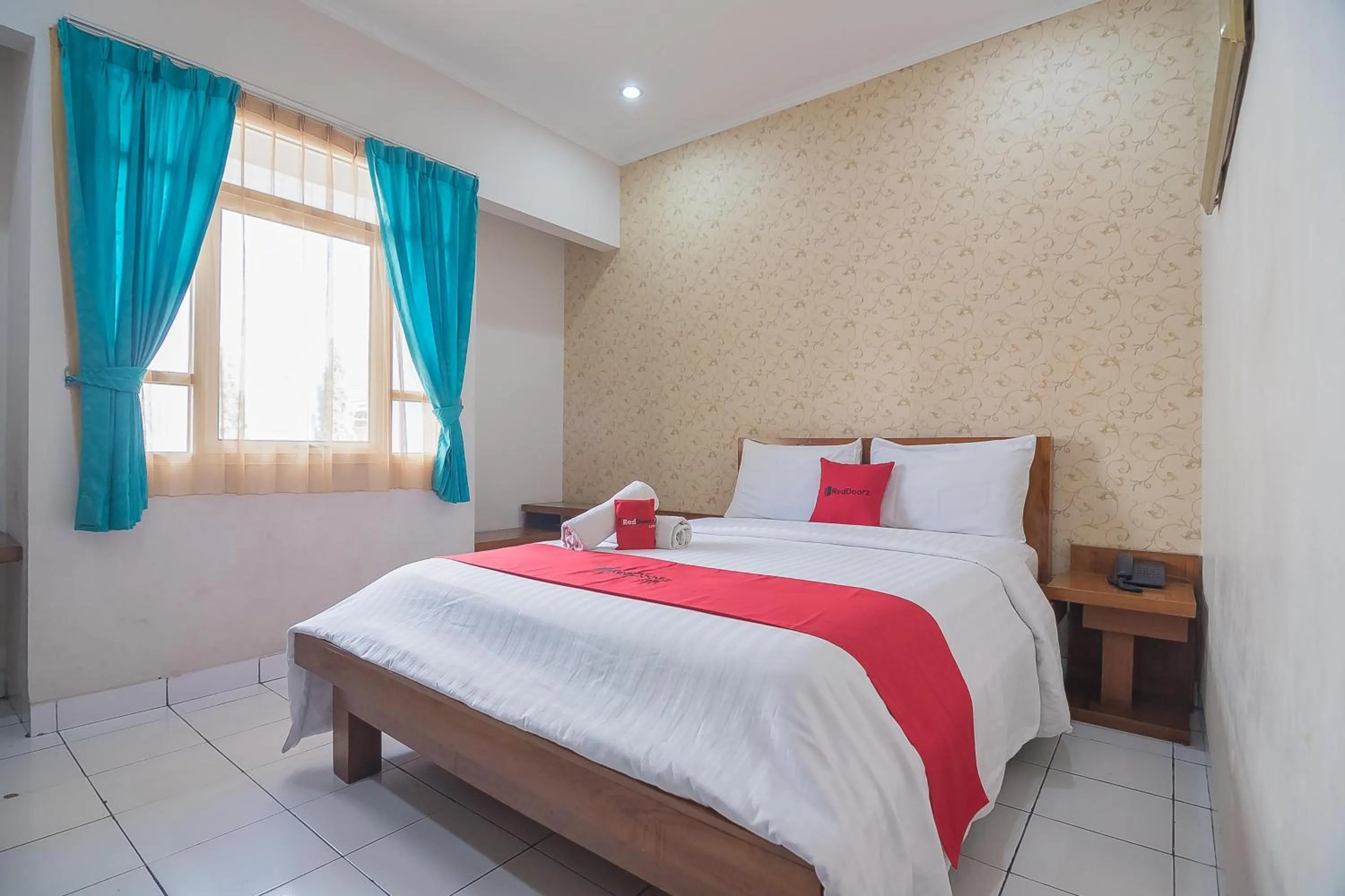 Bedroom, Bed in RedDoorz at Amellia Pasteur Bandung