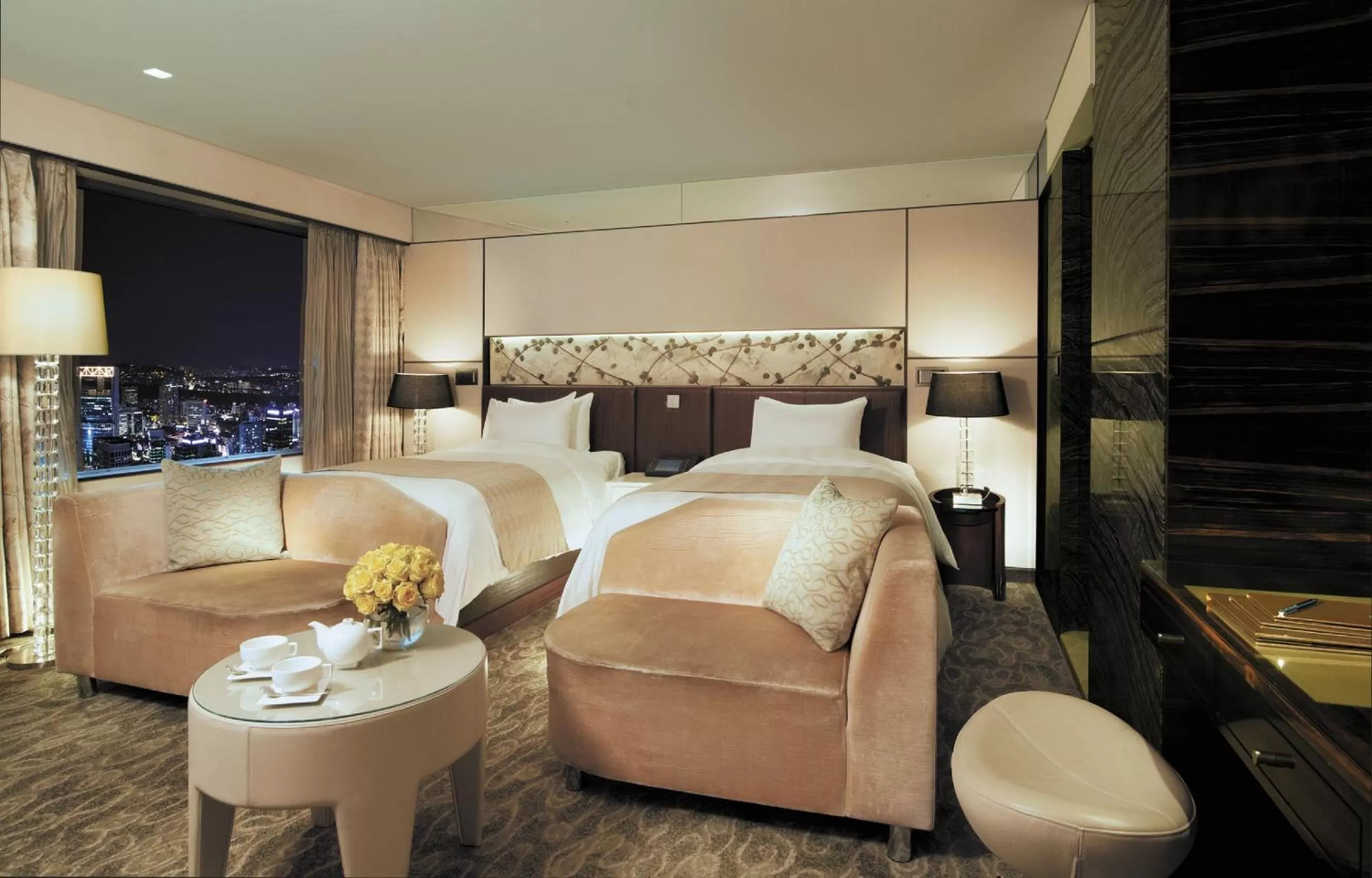 Bedroom, Bed in Lotte Hotel Seoul