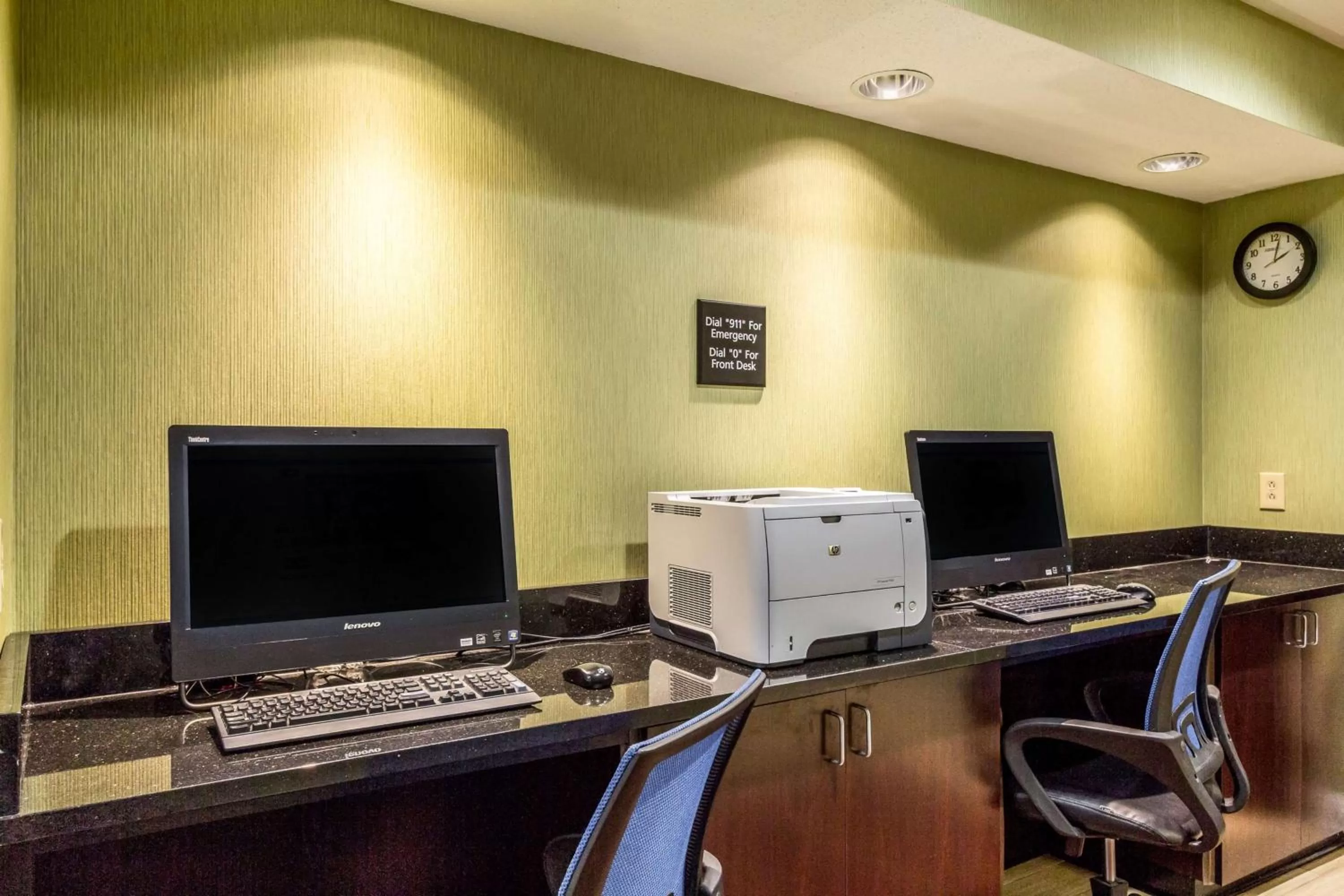 Business facilities in Hampton Inn Jackson Pearl Intrntl Airport