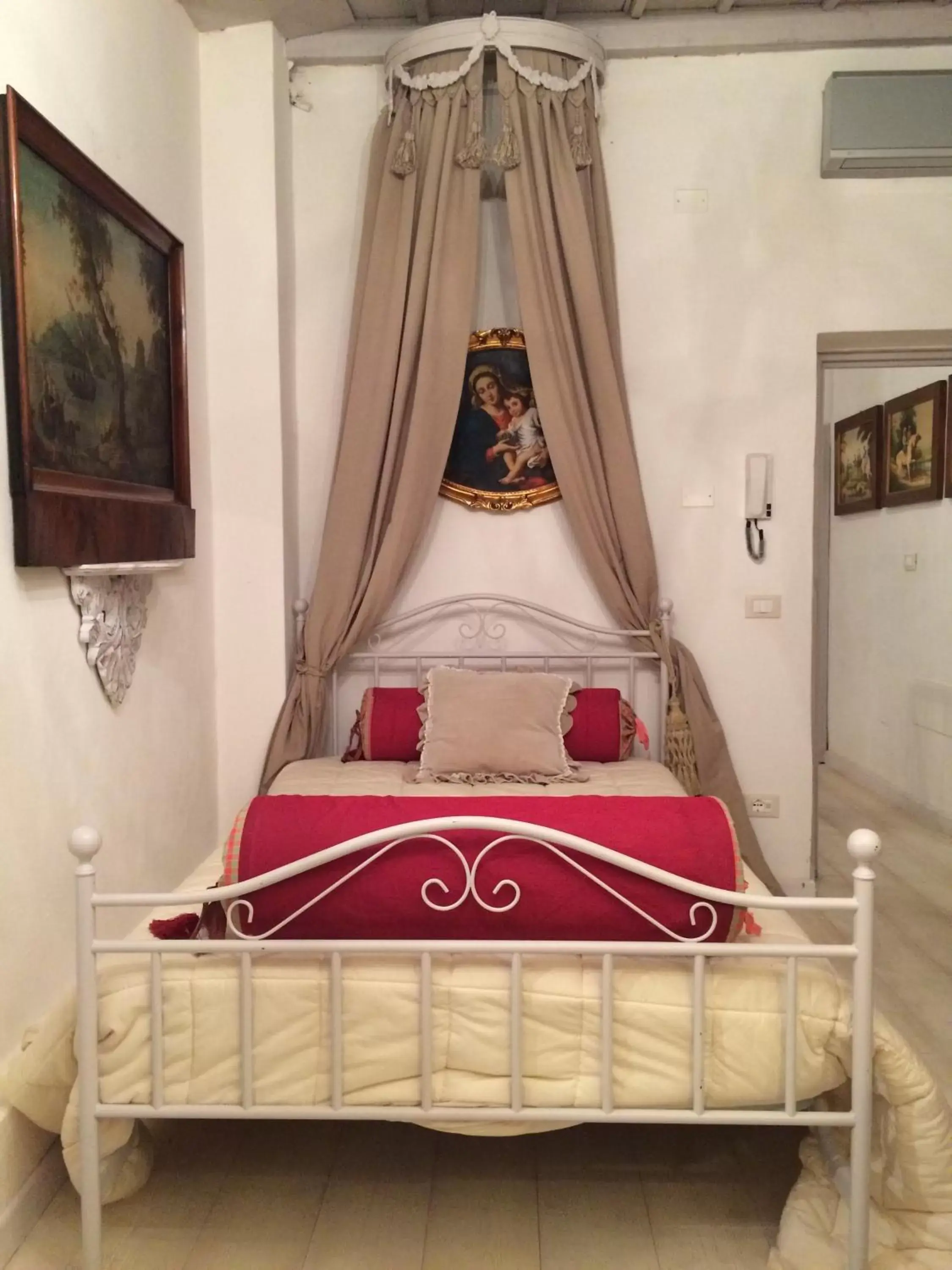 Bed in Le Stanze del Cardinale