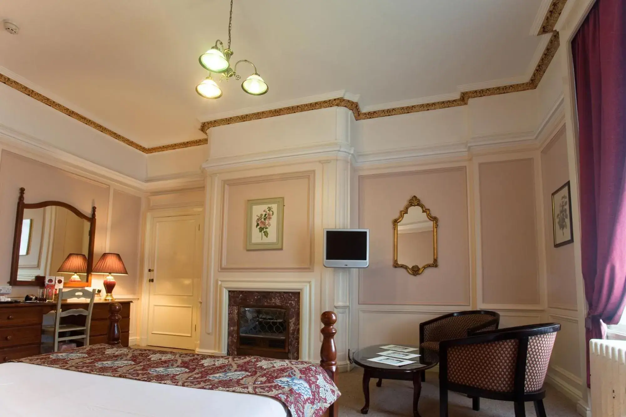 Living room, Seating Area in Adelphi Hotel