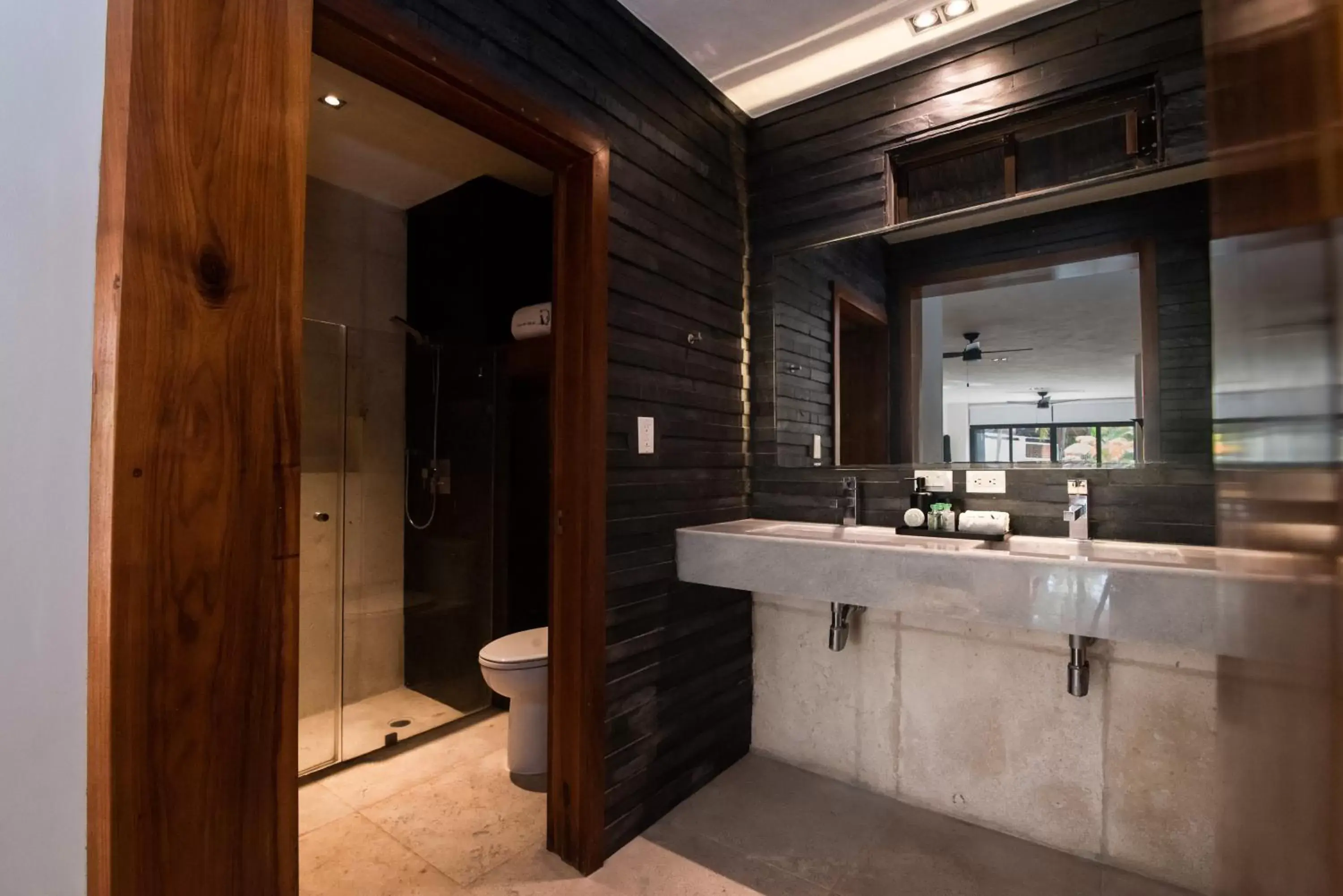 Bathroom in Casa del Jaguar Beach Hotel