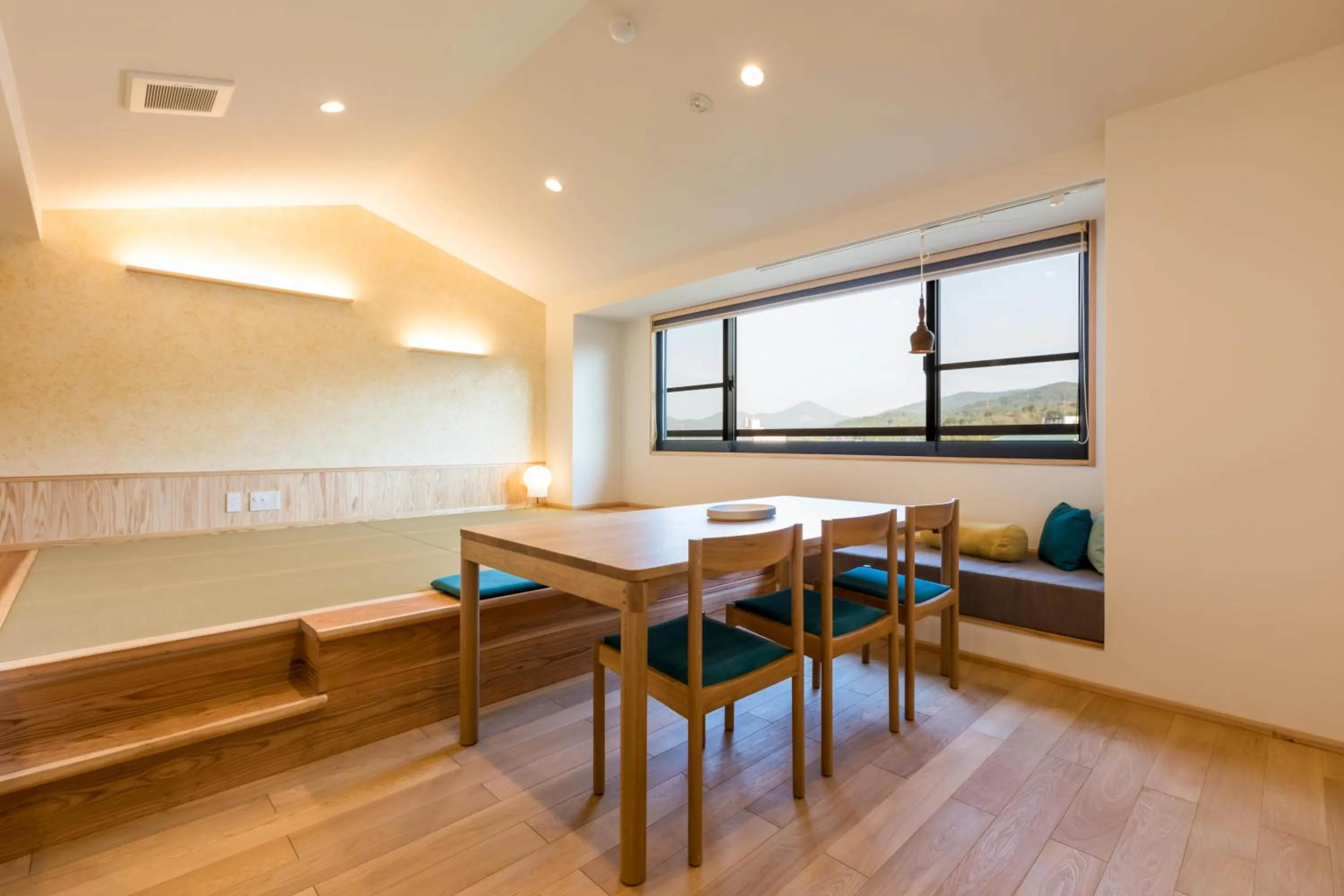 Suite Room with Tatami Area and Hot Spring Bath - single occupancy in Ryokan Oomuraya