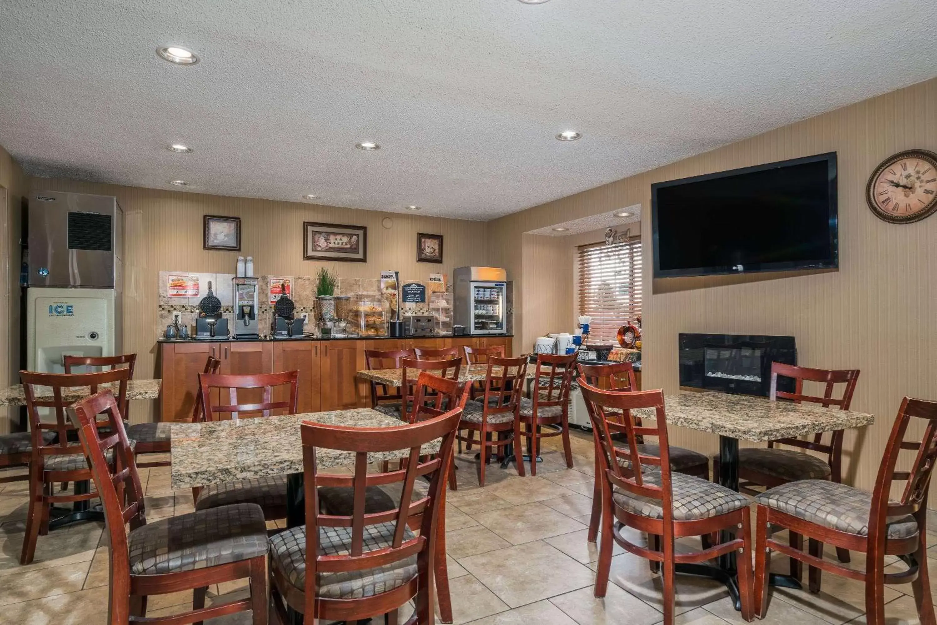 Restaurant/places to eat in Microtel Inn & Suites by Wyndham Rochester North Mayo Clinic Restaurant/places to eat in Microtel Inn & Suites by Wyndham Rochester North Mayo Clinic