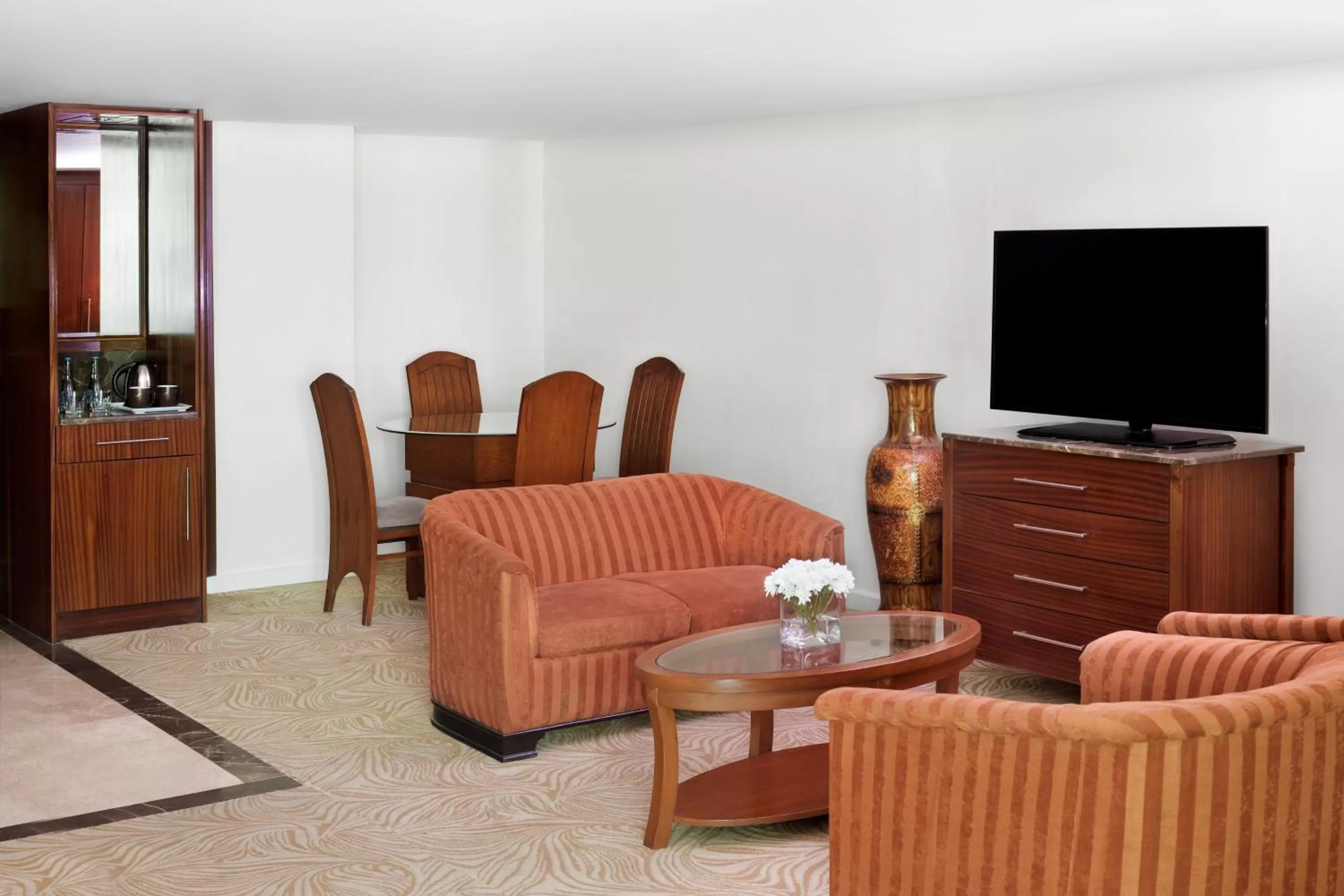 Seating area in Mövenpick Hotel Karachi