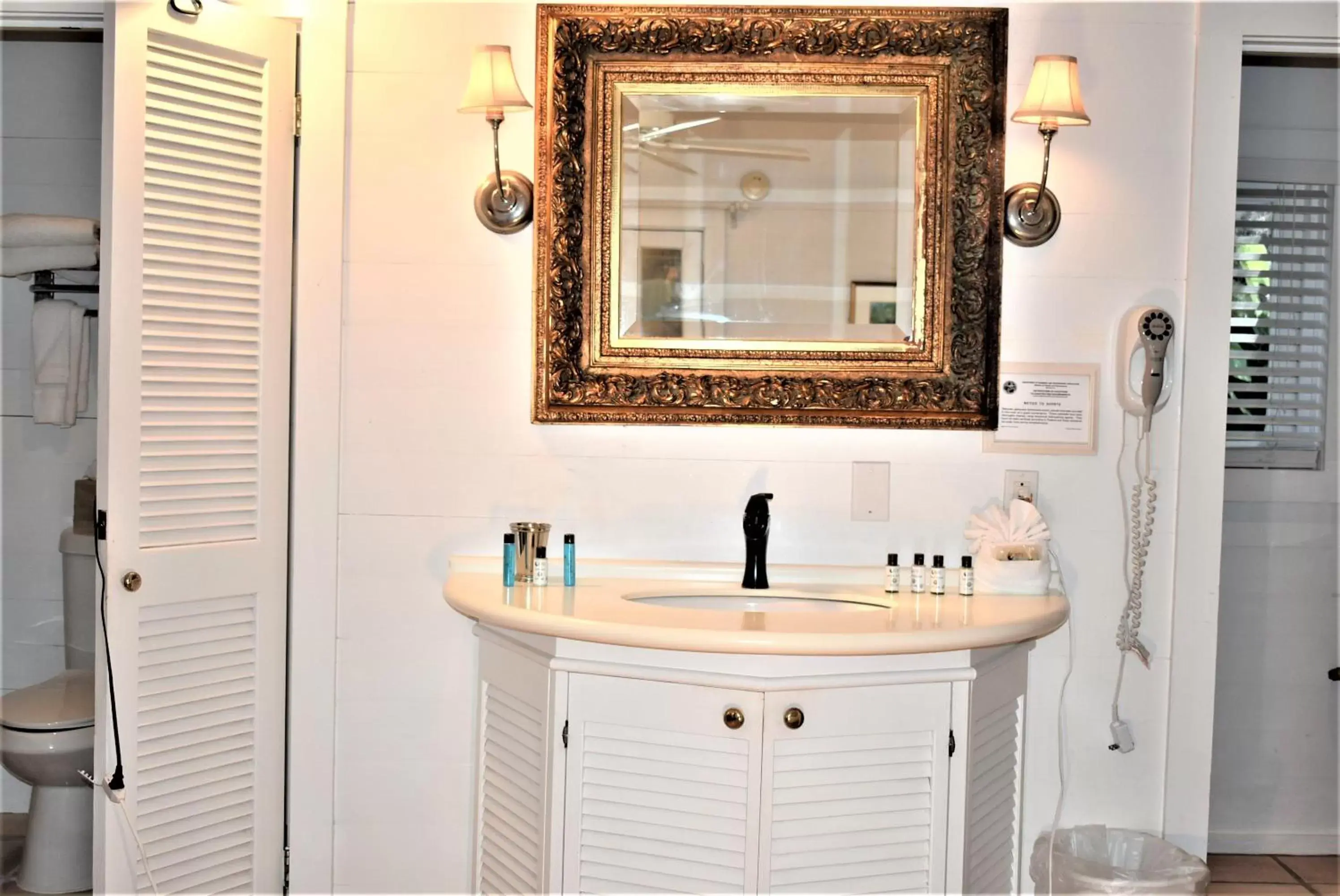 Bathroom in Simonton Court Historic Inn & Cottages