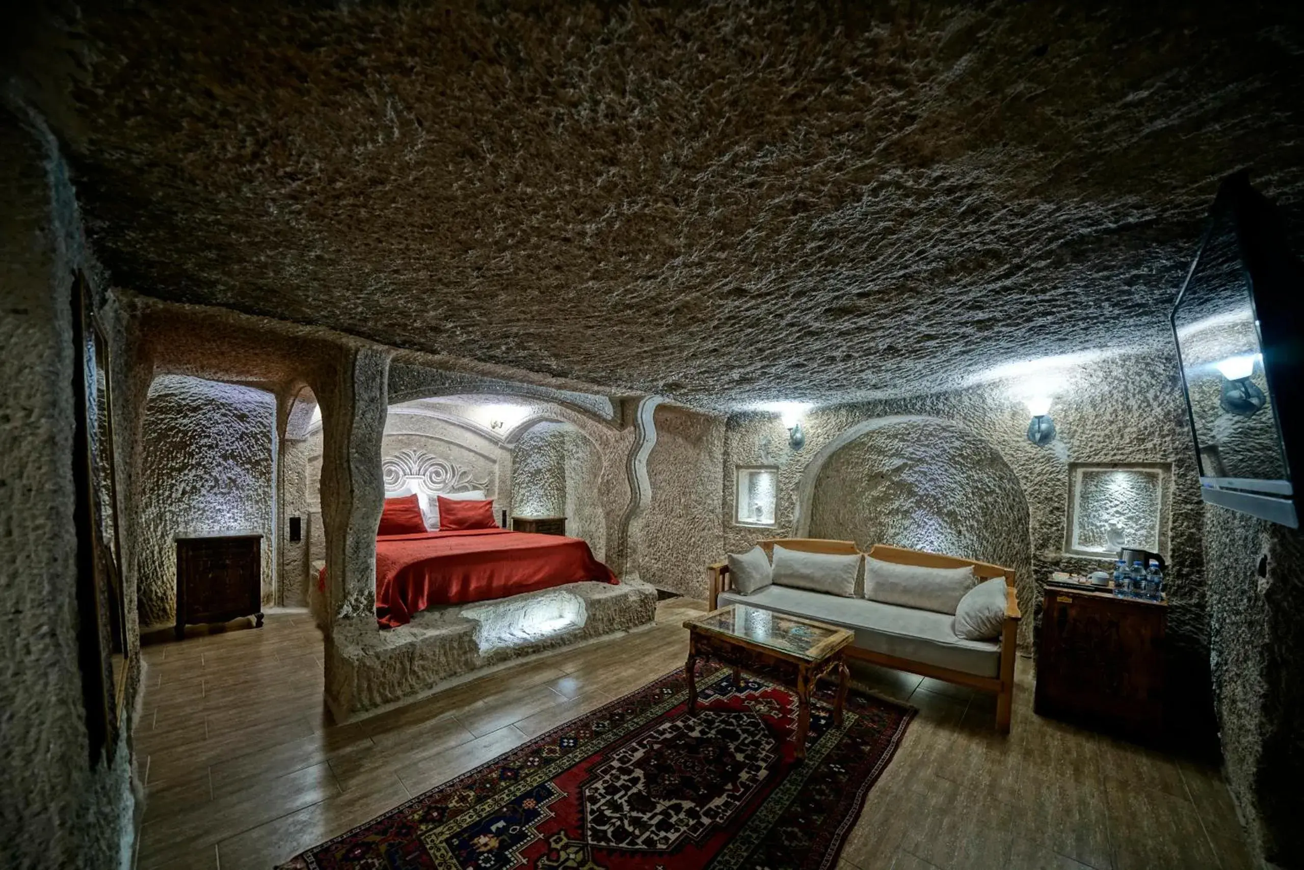 Photo of the whole room in Holiday Cave Hotel