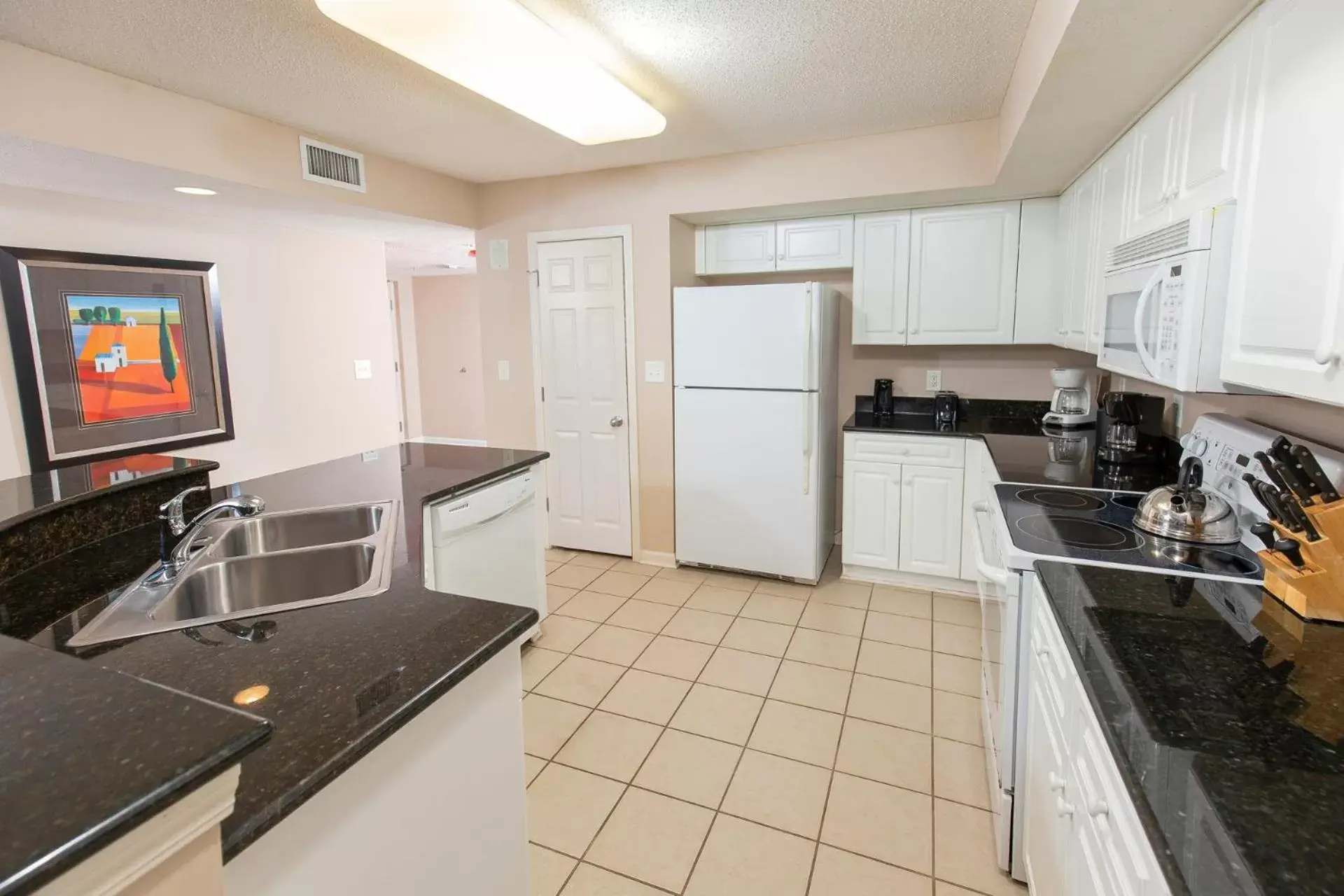 Kitchen or kitchenette, Kitchen/Kitchenette in Barefoot Resort Golf & Yacht Club Villas