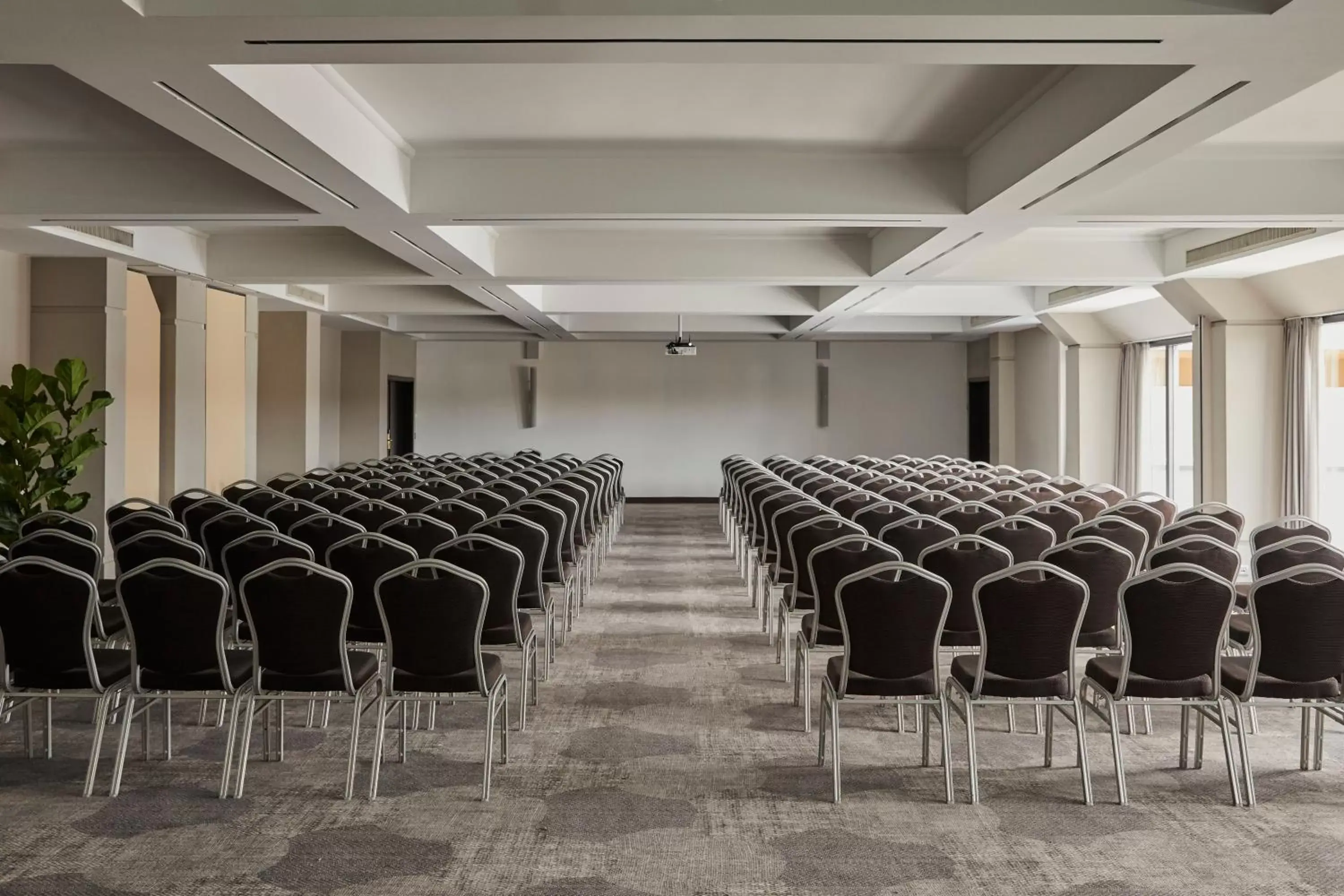 Meeting/conference room in Crowne Plaza Hamburg-City Alster, an IHG Hotel