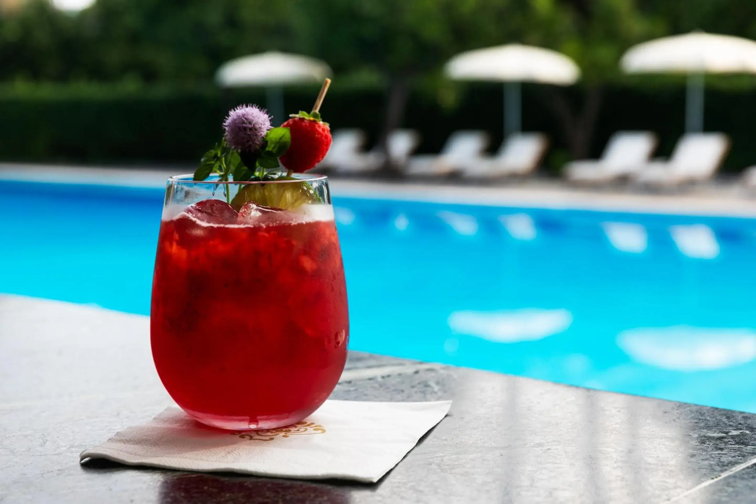Lounge or bar, Swimming Pool in Grand Hotel Cocumella