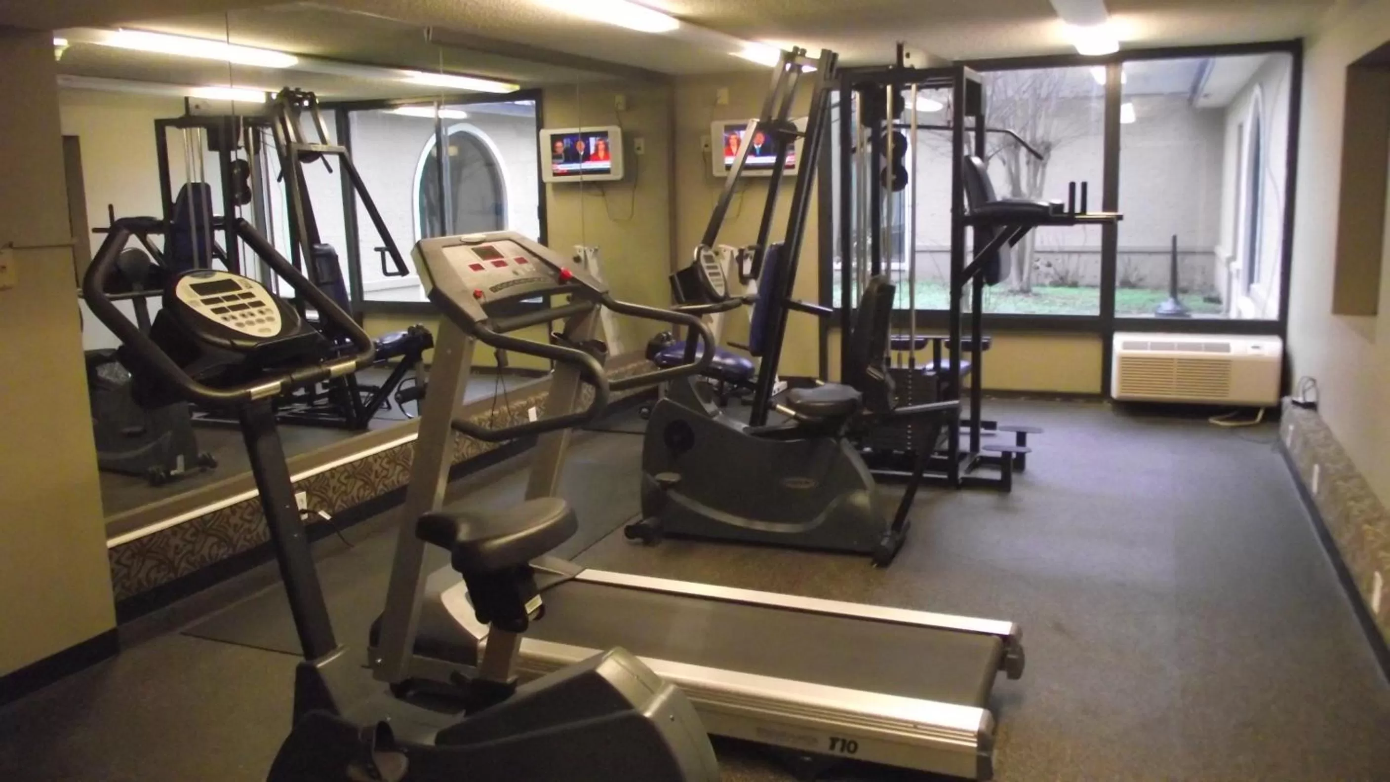 Fitness centre/facilities in Travelodge by Wyndham Memphis Airport/Graceland