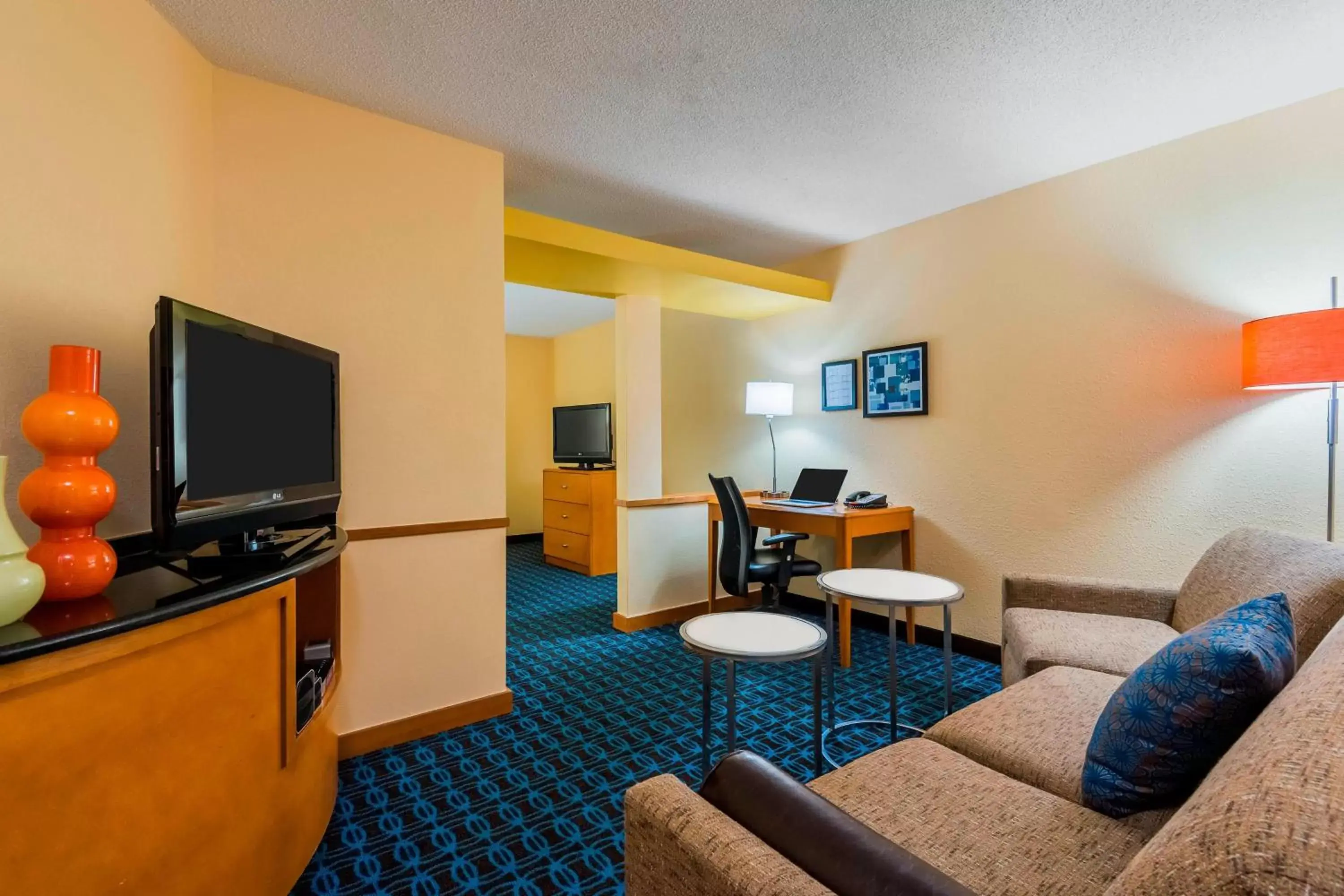 Living room, Seating Area in Fairfield Inn and Suites Mobile
