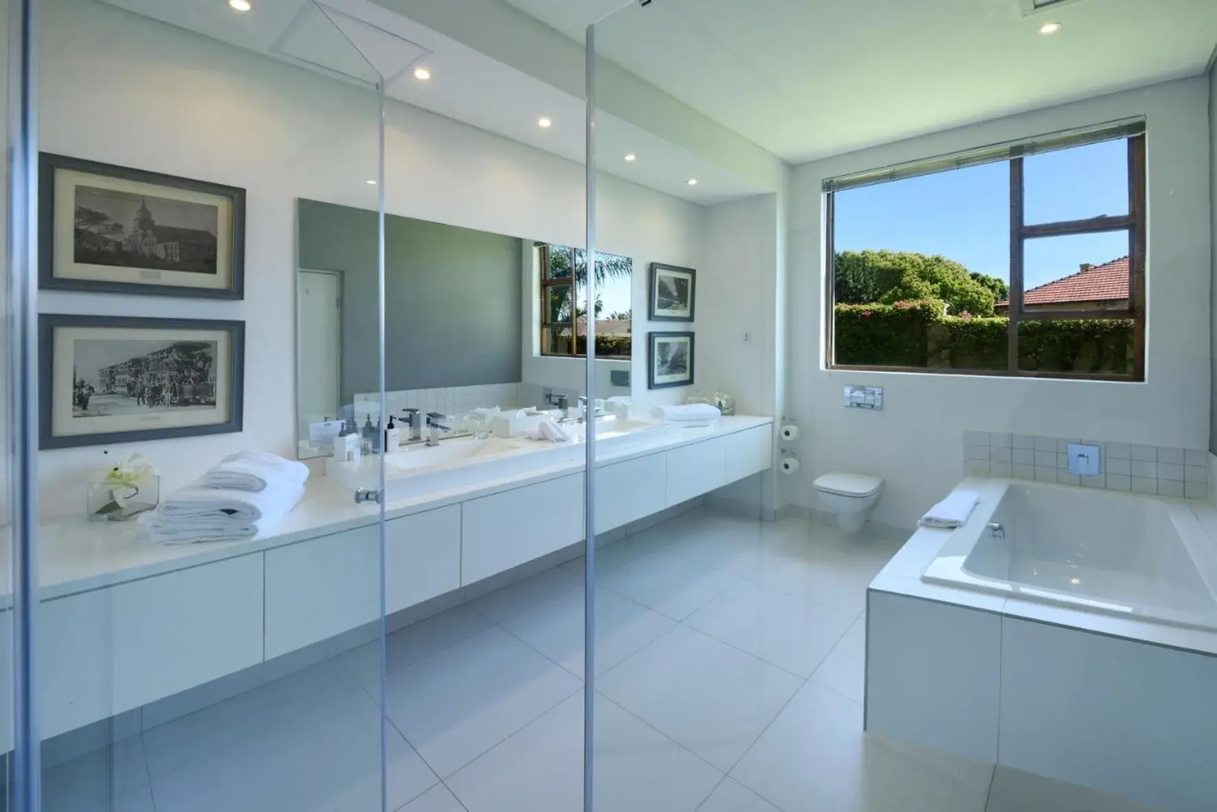 Bathroom in The Clarendon - Fresnaye