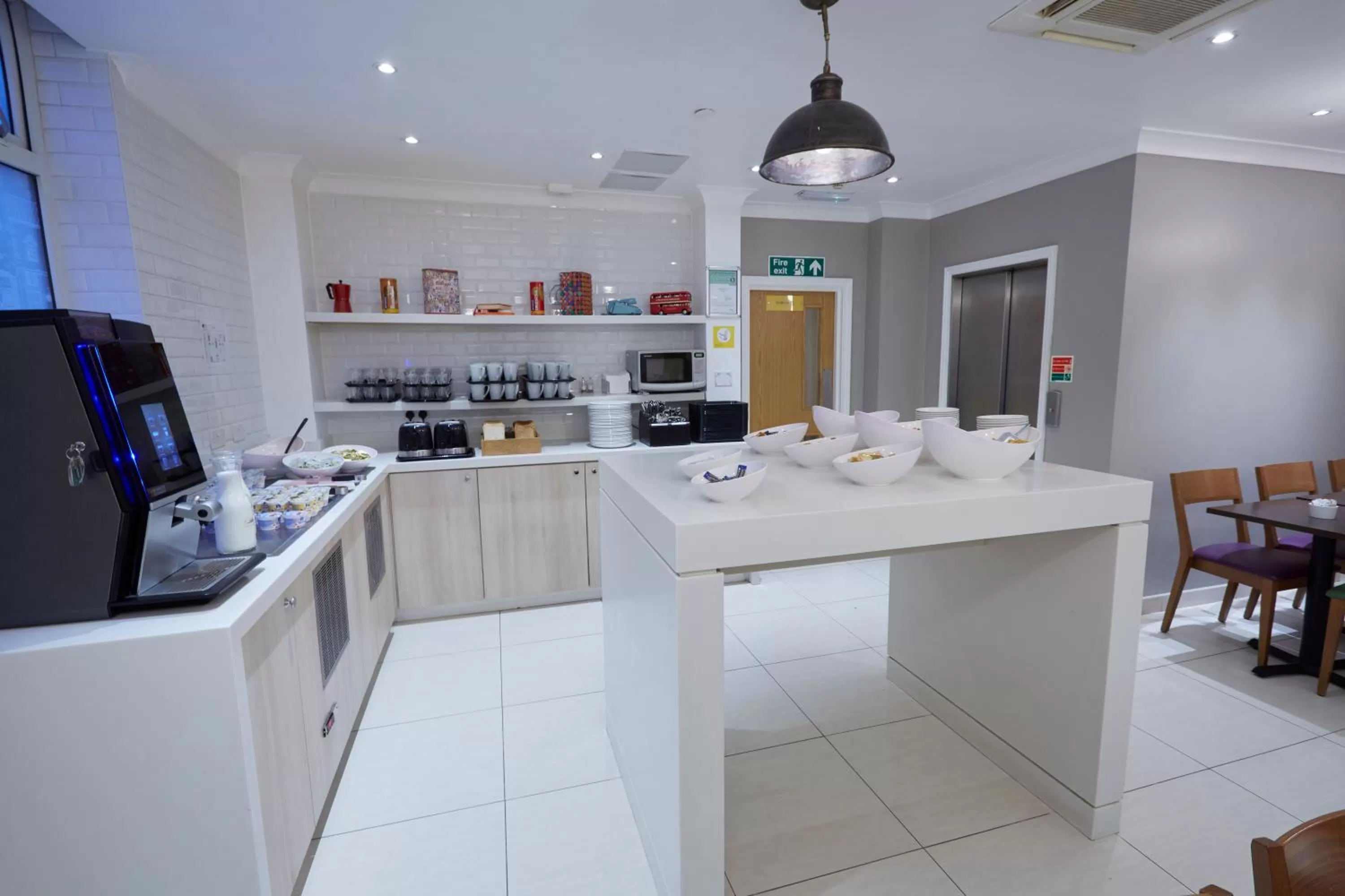 Breakfast in Comfort Inn Victoria