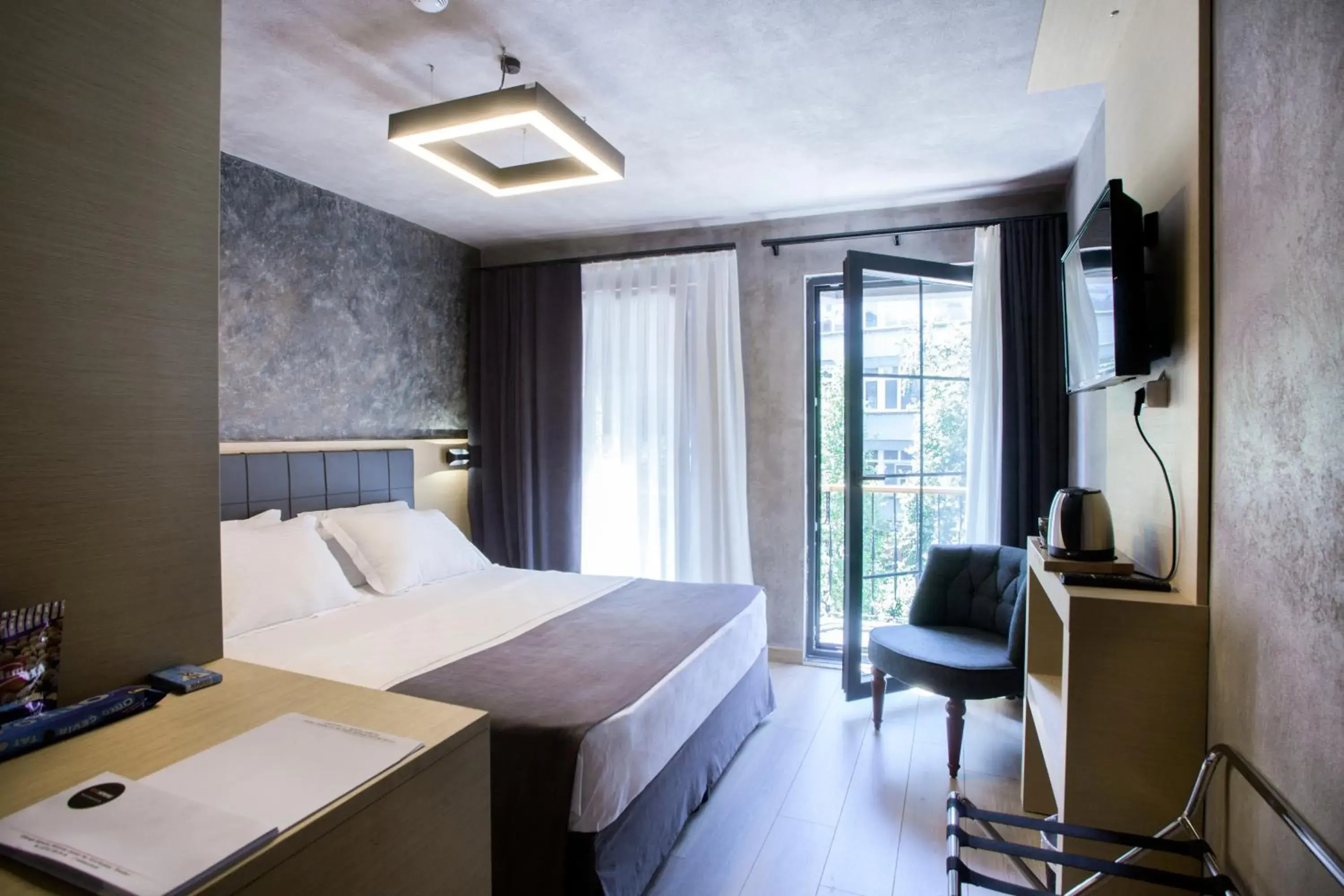 Photo of the whole room, Bed in Red Stone Hotel Photo of the whole room, Bed in Red Stone Hotel