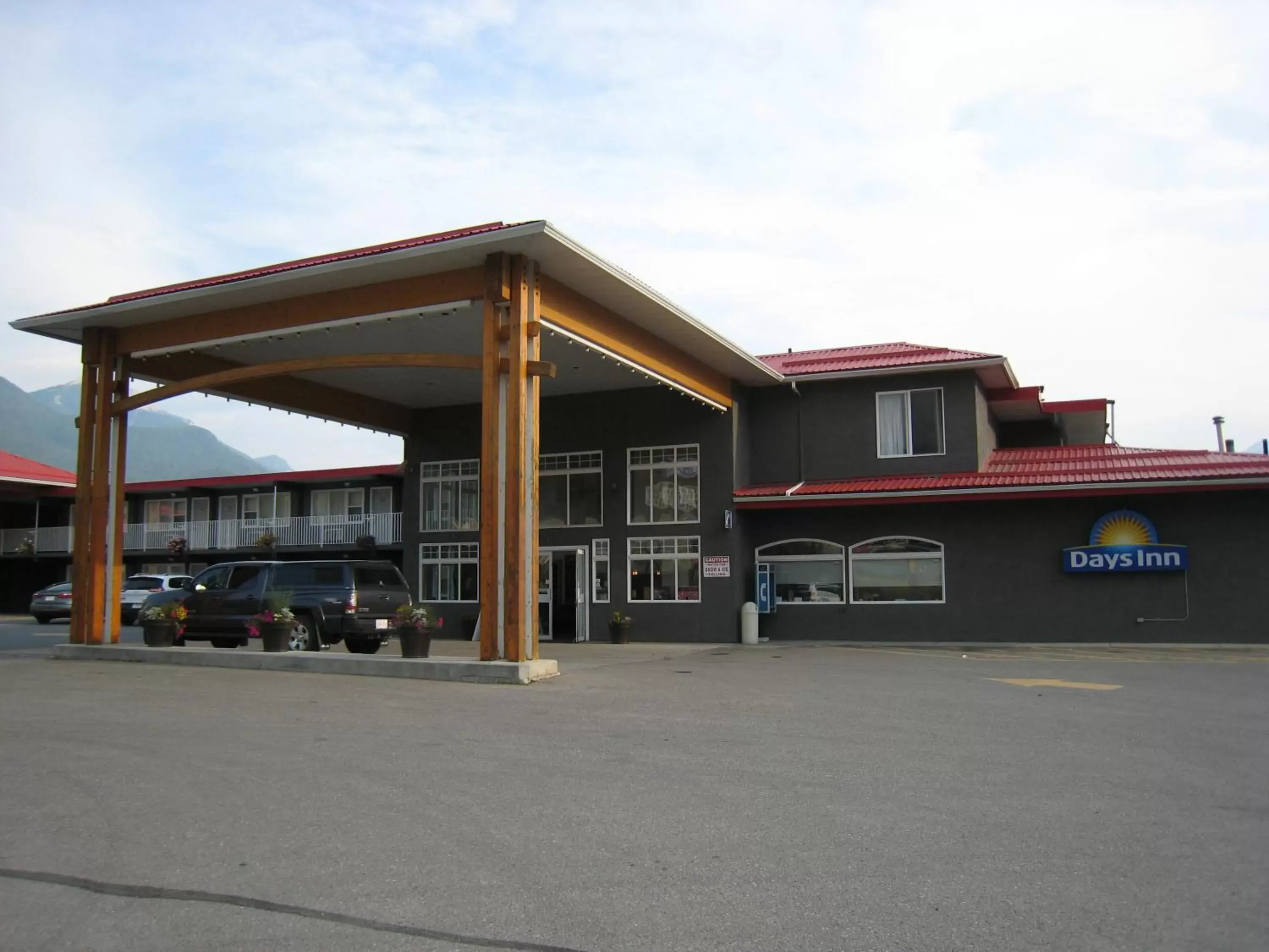 Facade/entrance, Property Building in Days Inn by Wyndham Golden