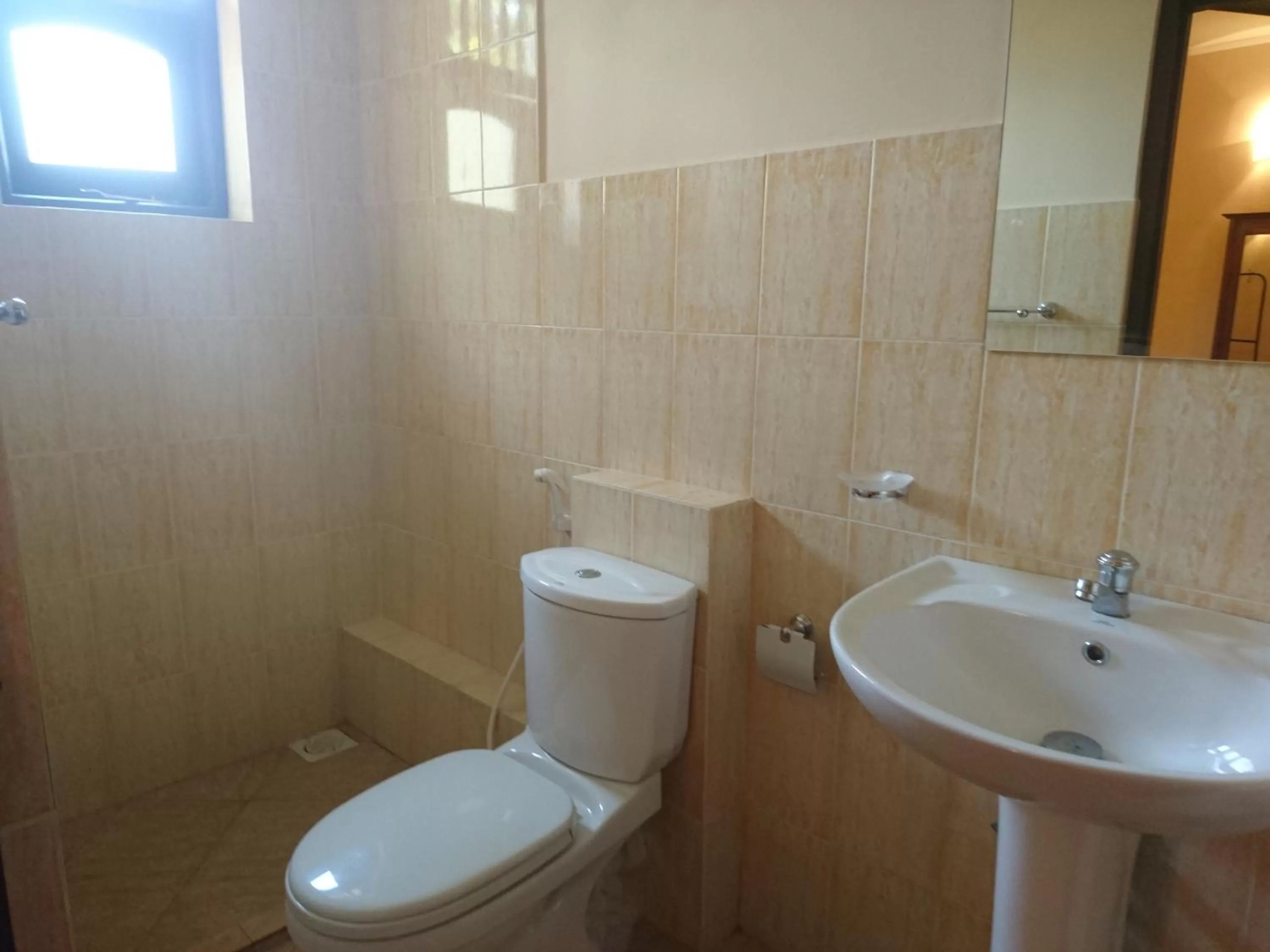 Toilet, Bathroom in Shiva Rest Katharagama