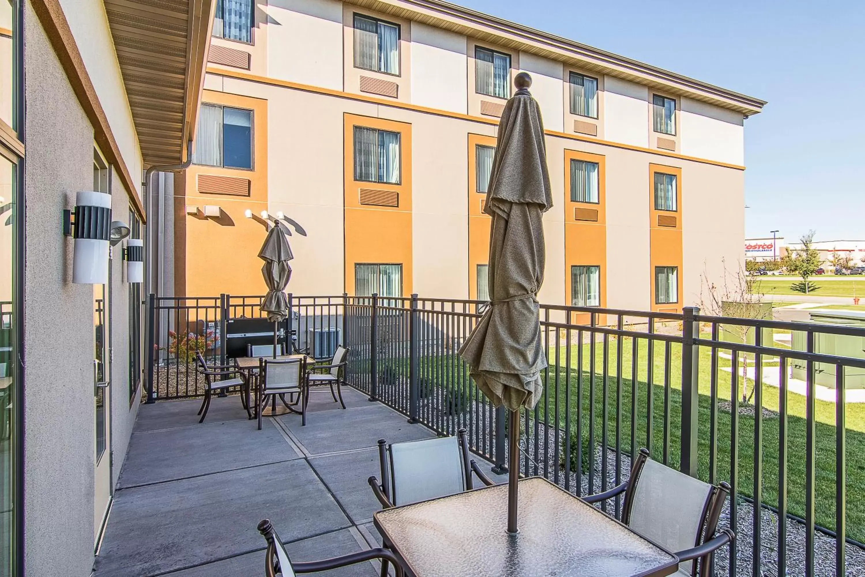 Patio in Sleep Inn & Suites West-Near Medical Center