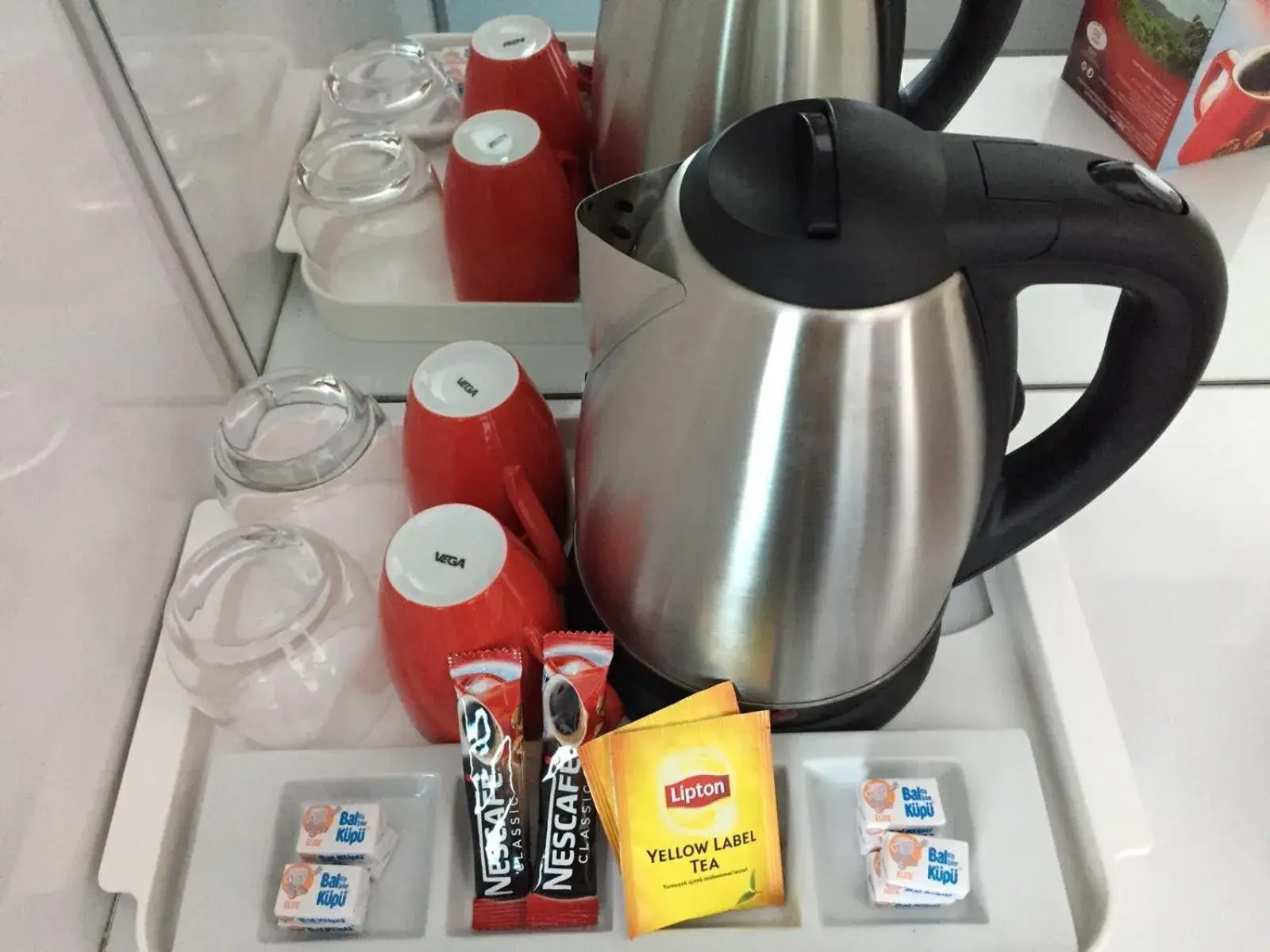 Coffee/tea facilities in Minel Hotel