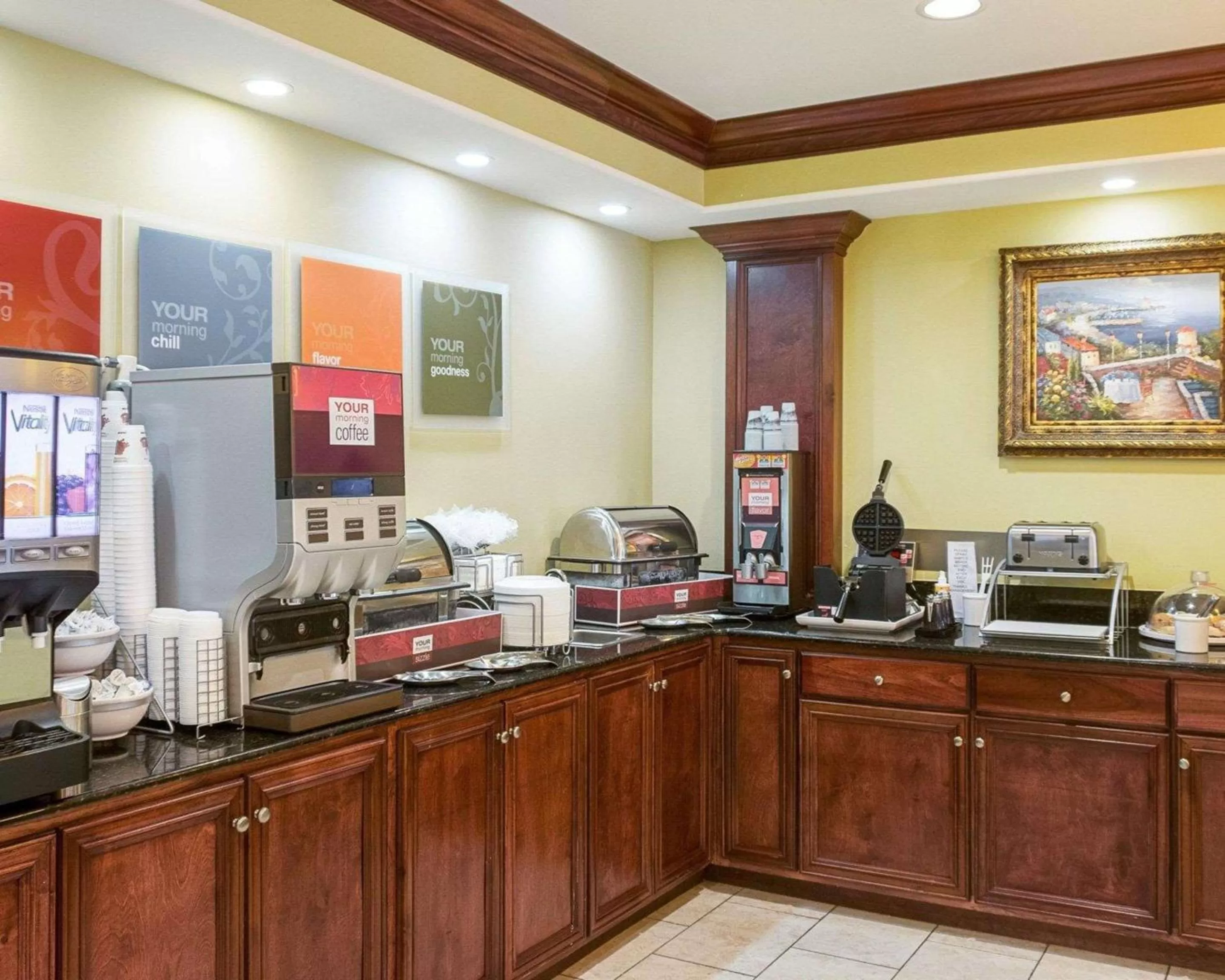 Restaurant/places to eat in Comfort Suites Harvey - New Orleans West