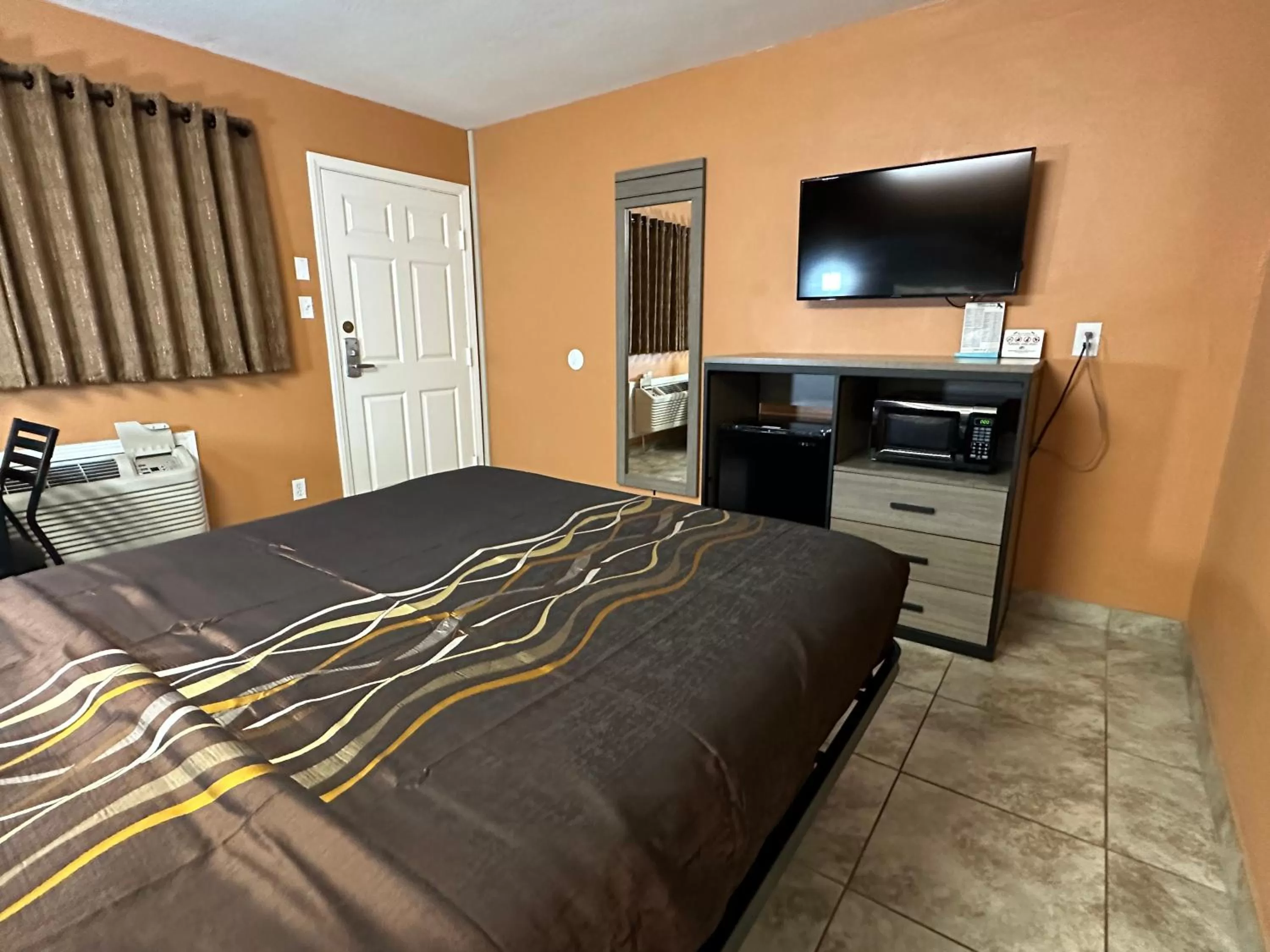 Bed in New Corral Motel