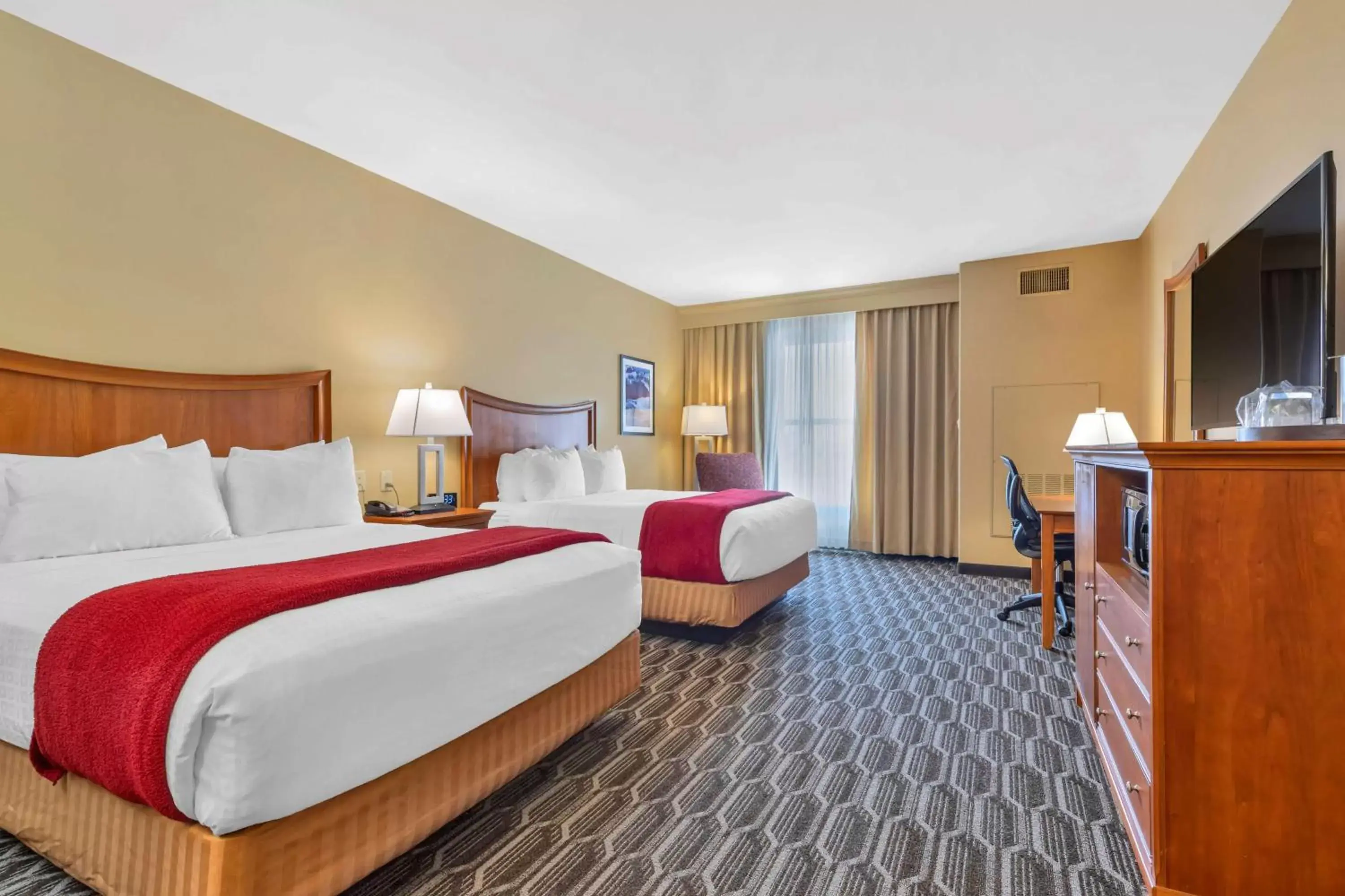 Queen Room with Two Queen Beds - Non-Smoking in Best Western Plus Swiss Chalet Hotel & Suites Queen Room with Two Queen Beds - Non-Smoking in Best Western Plus Swiss Chalet Hotel & Suites