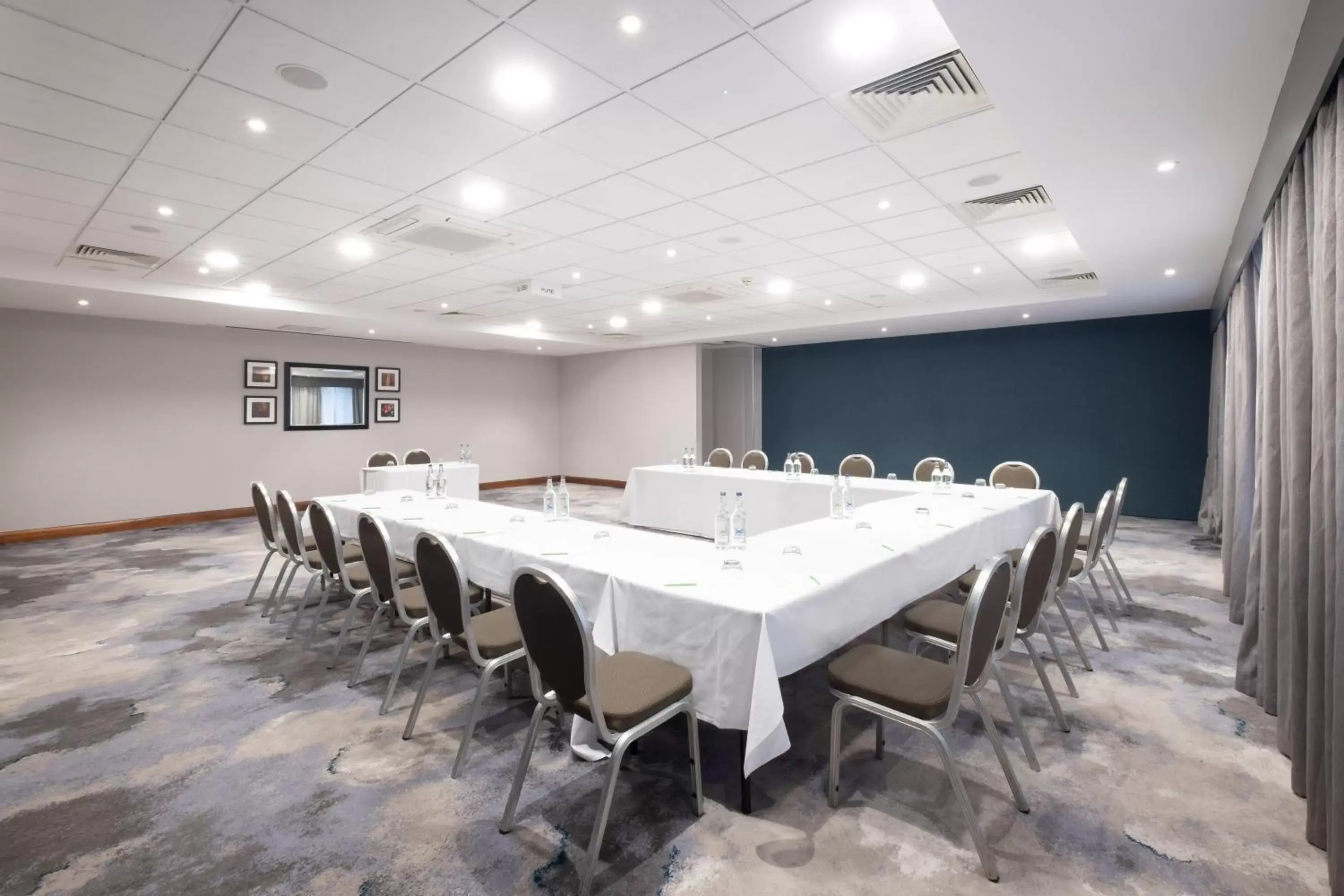 Meeting/conference room in Holiday Inn Stevenage, an IHG Hotel