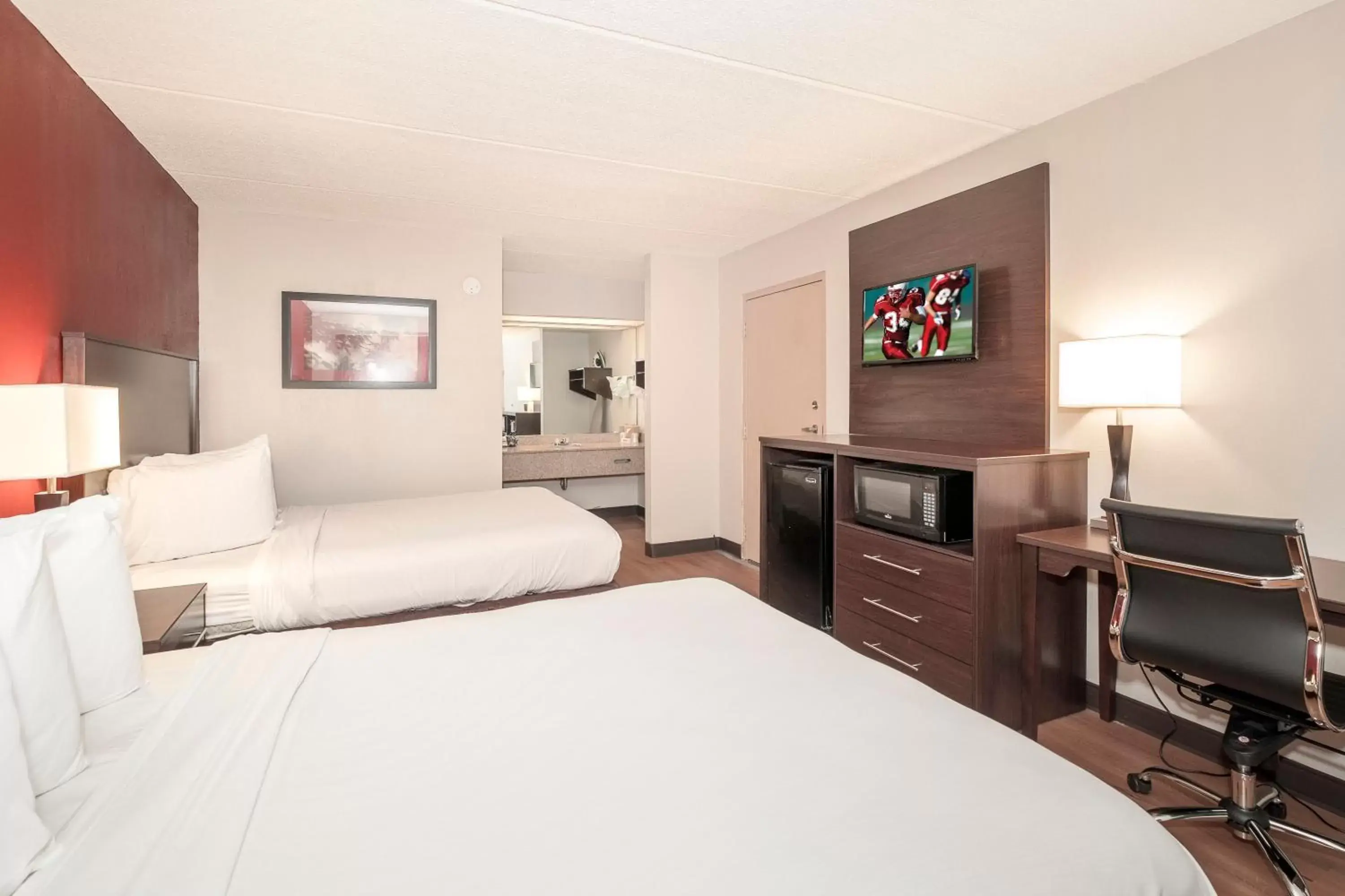 Superior Room with Two Queen Beds Smoking in Red Roof Inn Mobile North – Saraland Superior Room with Two Queen Beds Smoking in Red Roof Inn Mobile North – Saraland