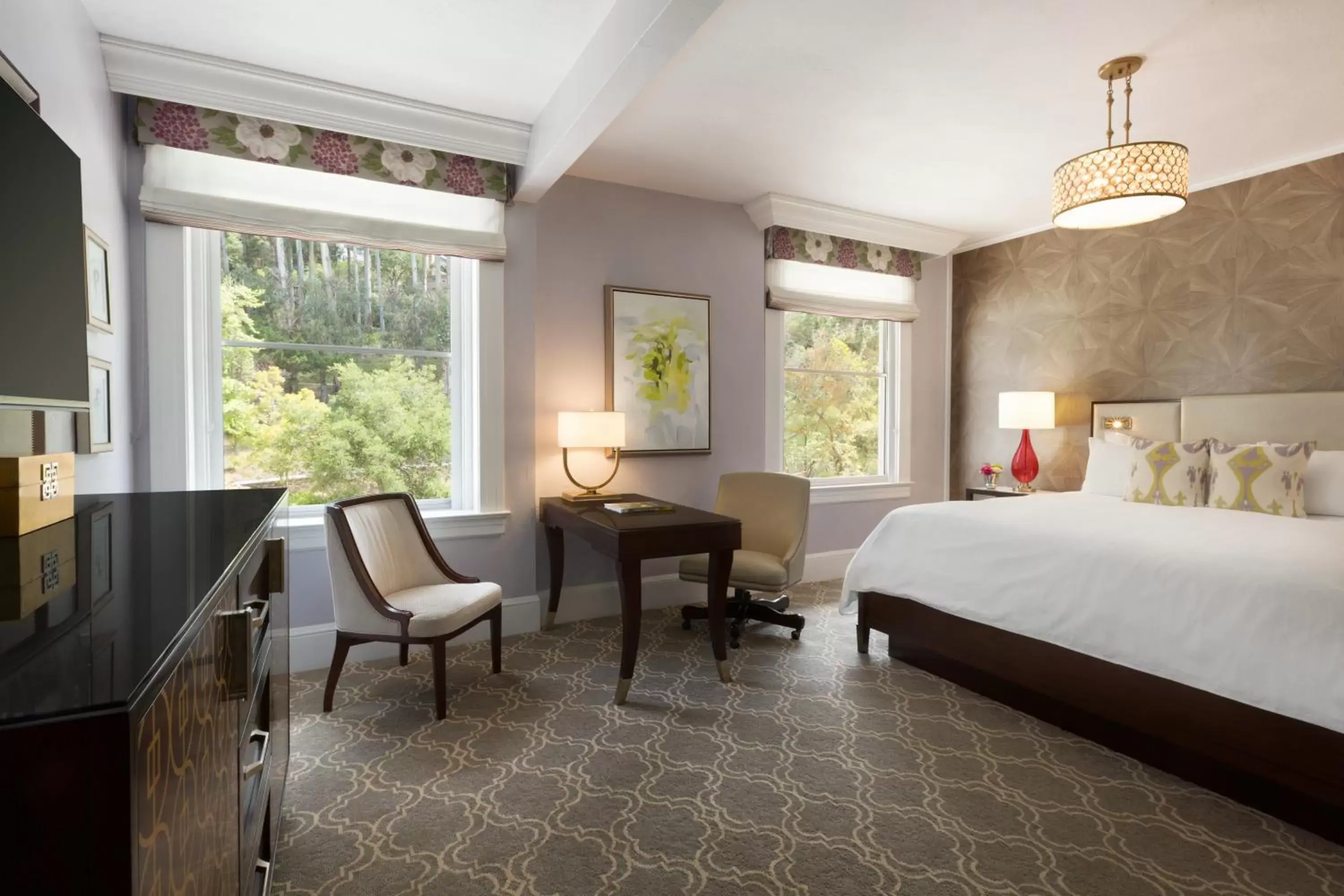 Deluxe Queen Room with Two Queen Beds in The Claremont Club & Spa, A Fairmont Hotel